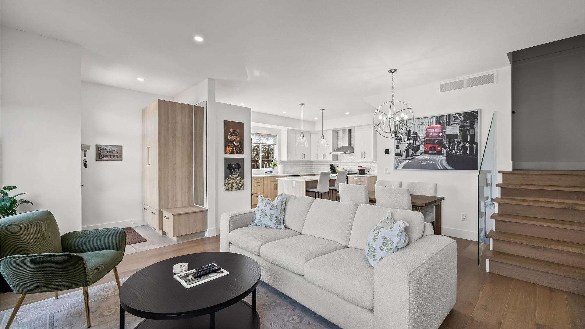 









887


Morrison

Avenue, 2,
Kelowna,




BC
V1Y 5E6

