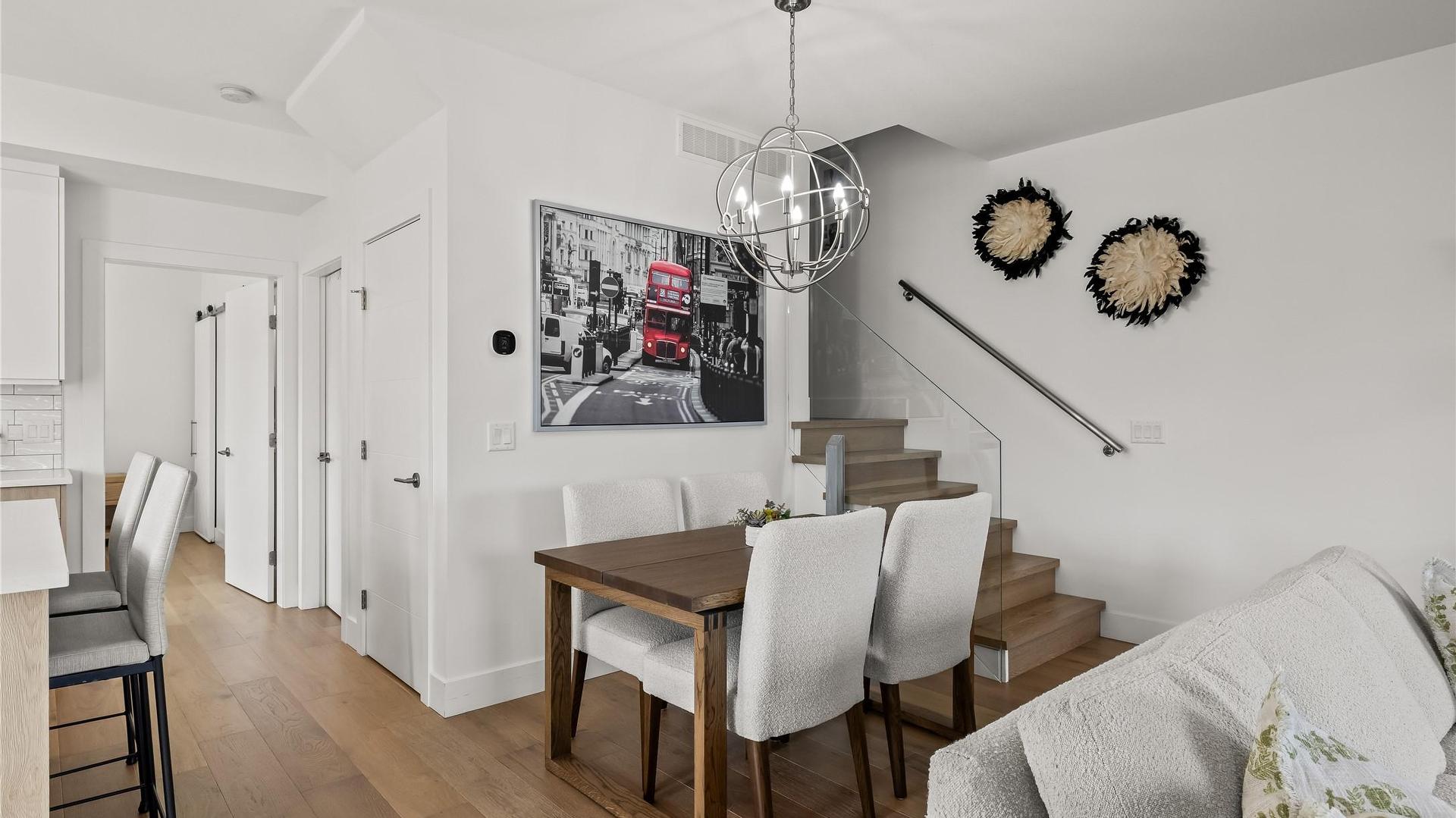 









887


Morrison

Avenue, 2,
Kelowna,




BC
V1Y 5E6

