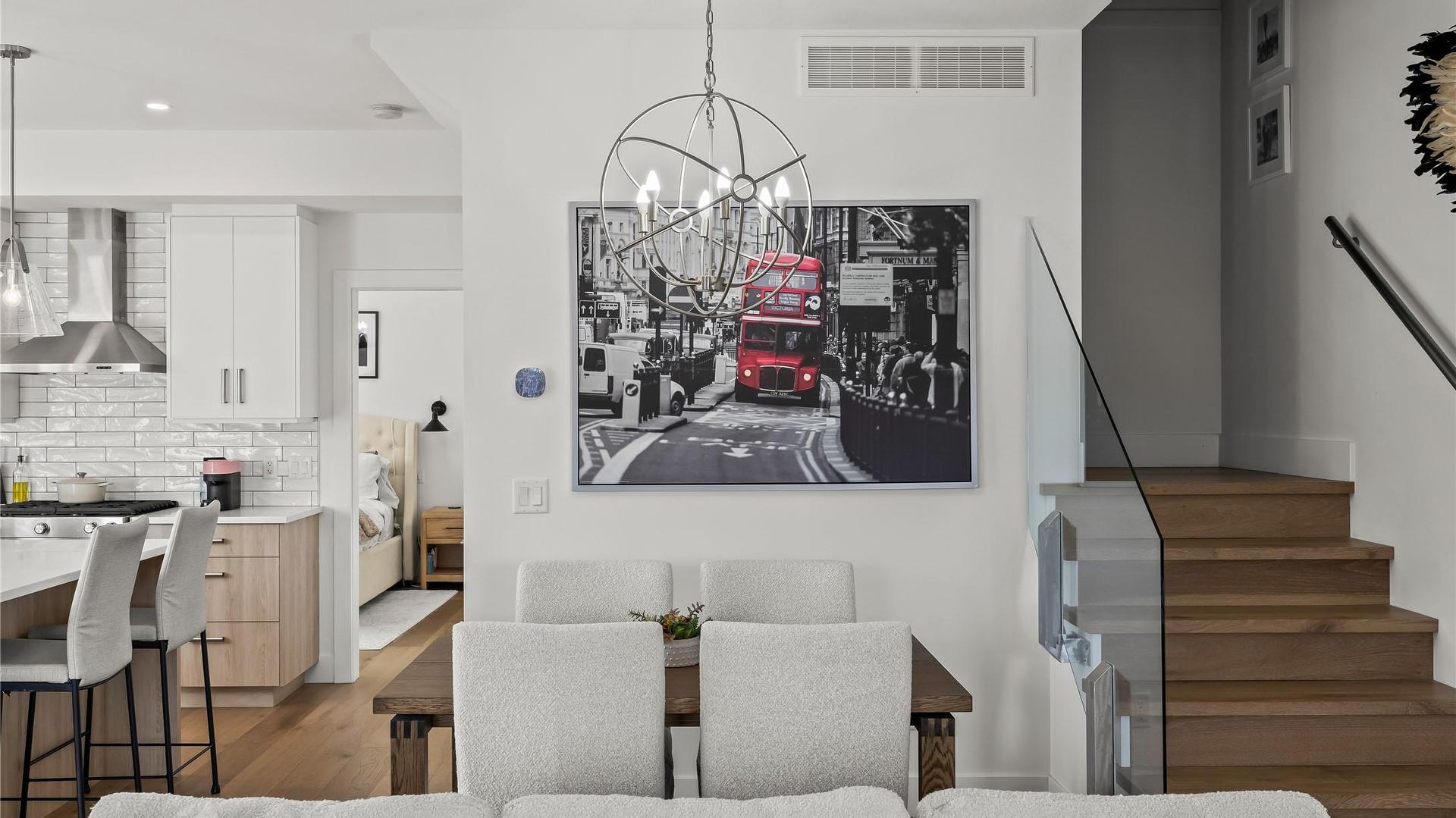 









887


Morrison

Avenue, 2,
Kelowna,




BC
V1Y 5E6

