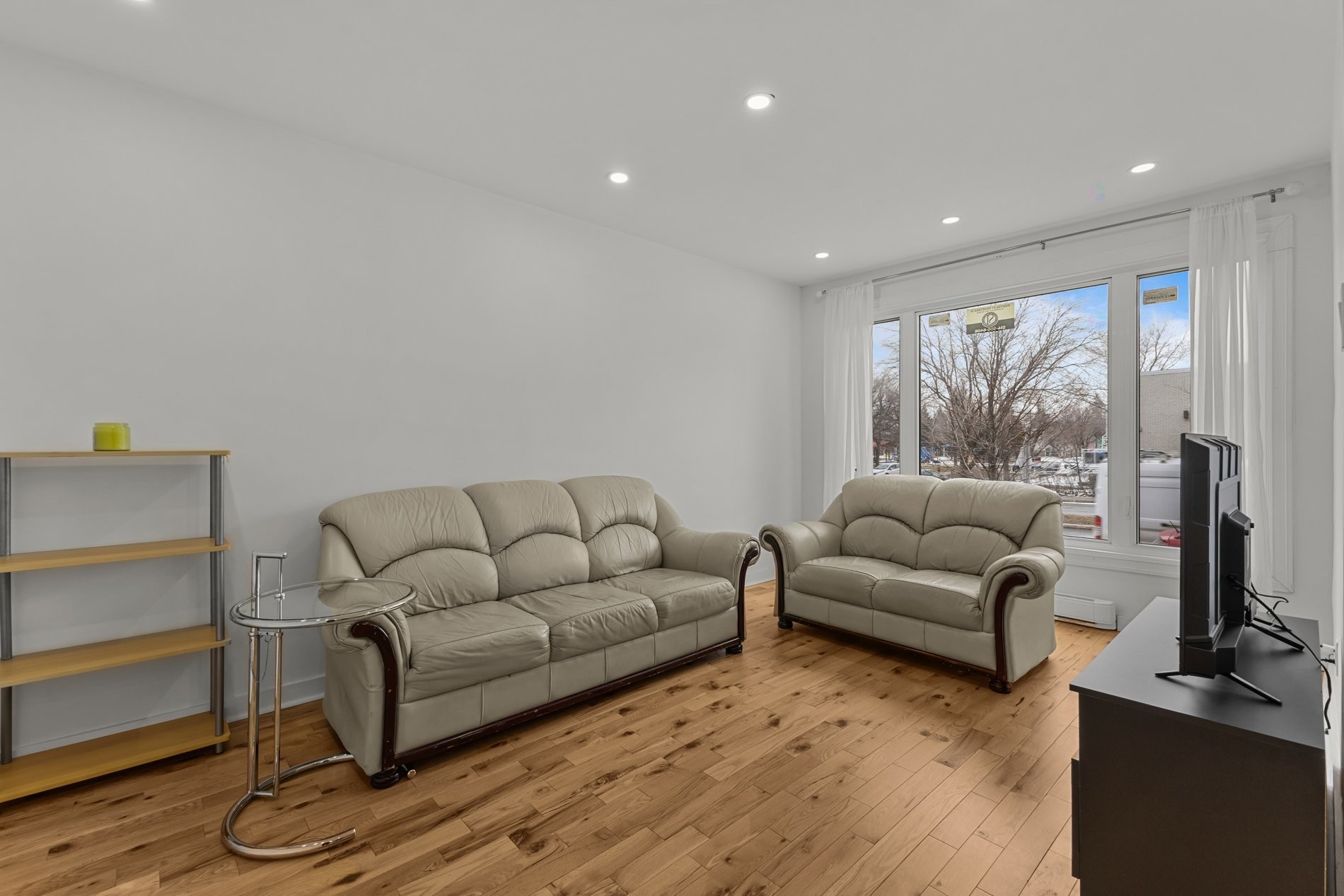 









8325

 - 8327


Boul. de Châteauneuf

,
Montréal (Anjou),




QC
H1K1E6

