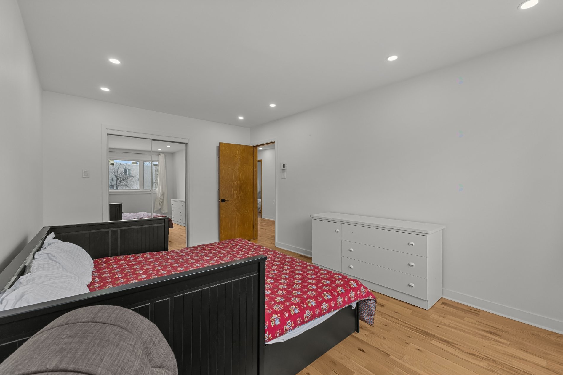 









8325

 - 8327


Boul. de Châteauneuf

,
Montréal (Anjou),




QC
H1K1E6

