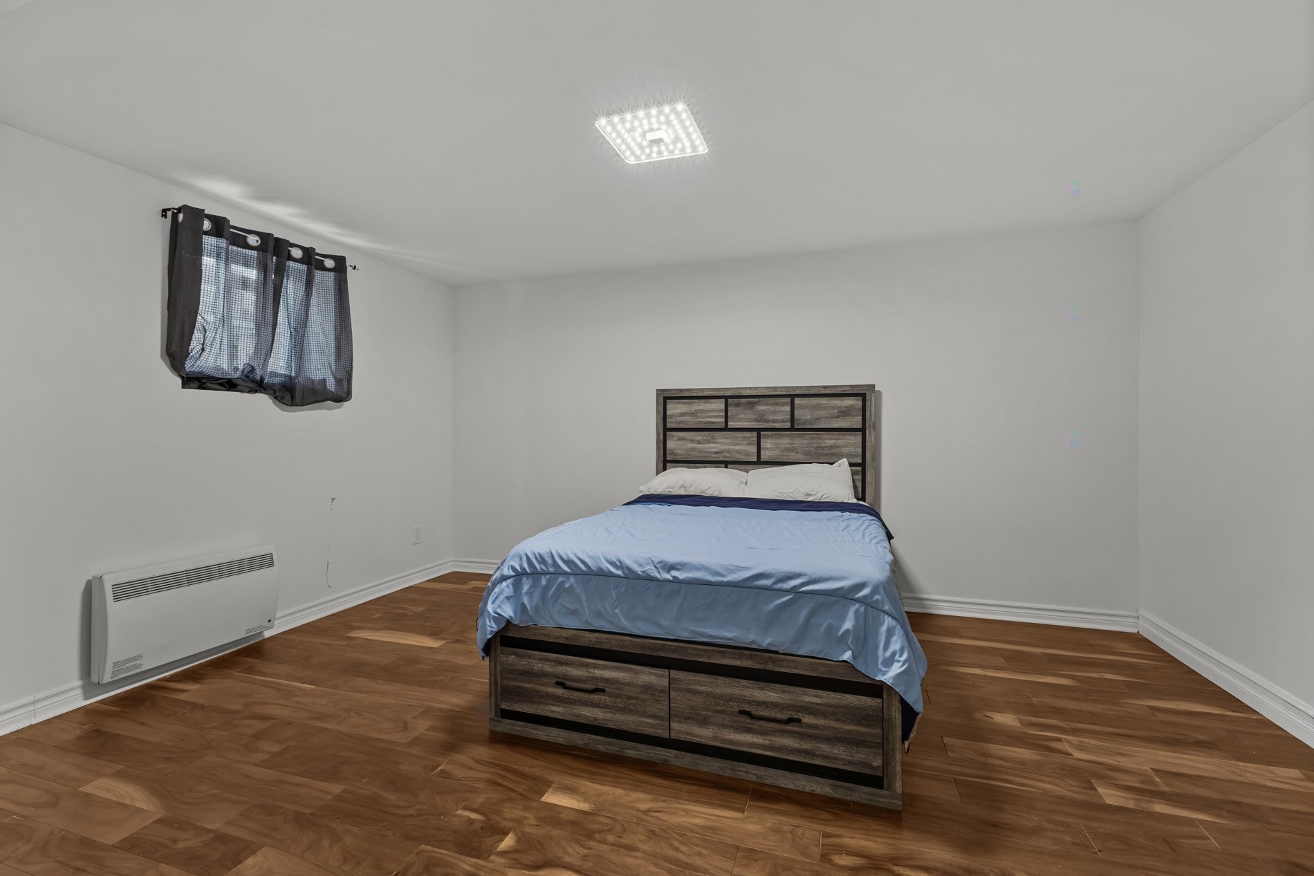 









8325

 - 8327


Boul. de Châteauneuf

,
Montréal (Anjou),




QC
H1K1E6

