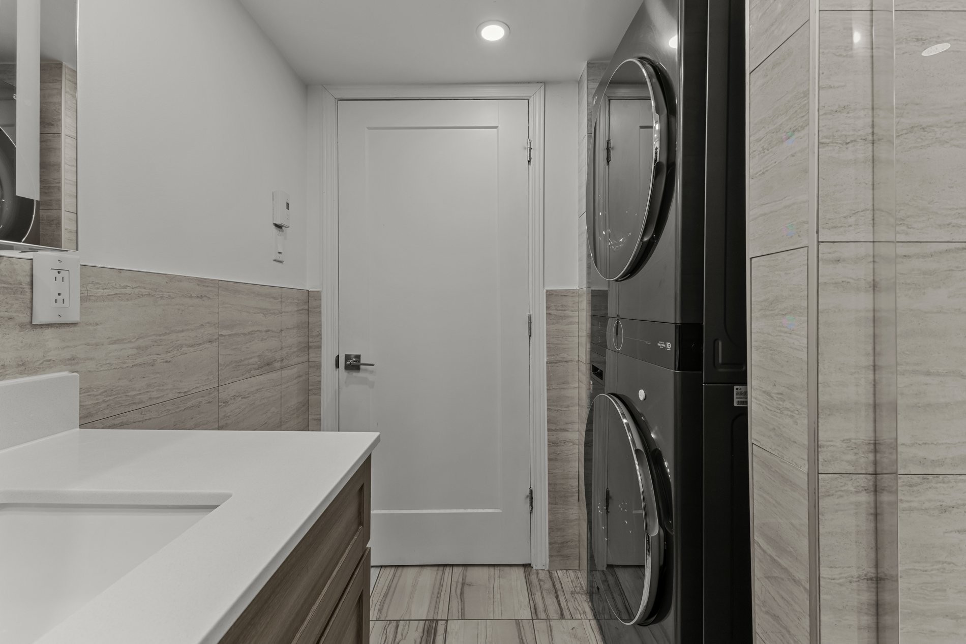 









8325

 - 8327


Boul. de Châteauneuf

,
Montréal (Anjou),




QC
H1K1E6

