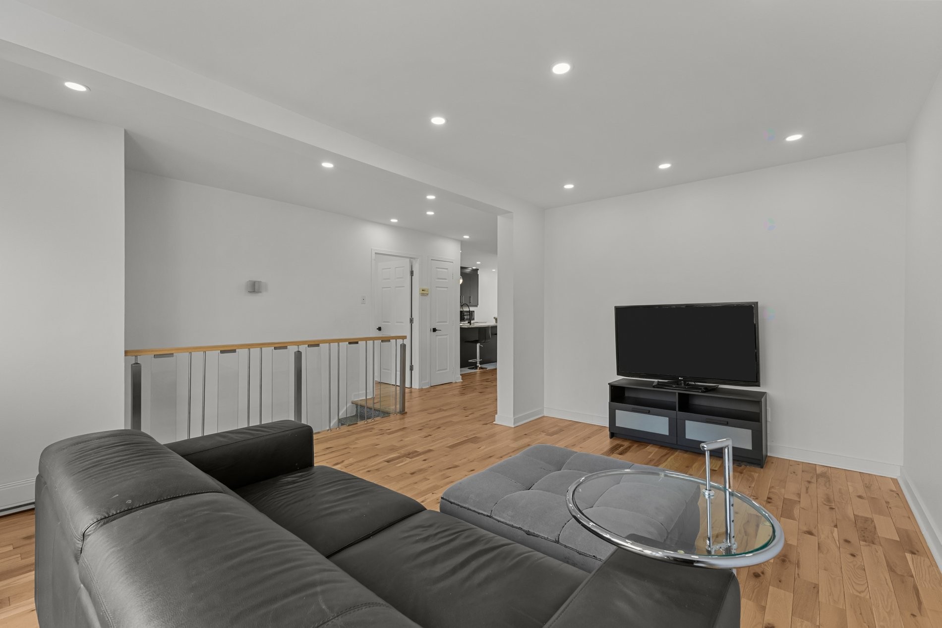 









8325

 - 8327


Boul. de Châteauneuf

,
Montréal (Anjou),




QC
H1K1E6

