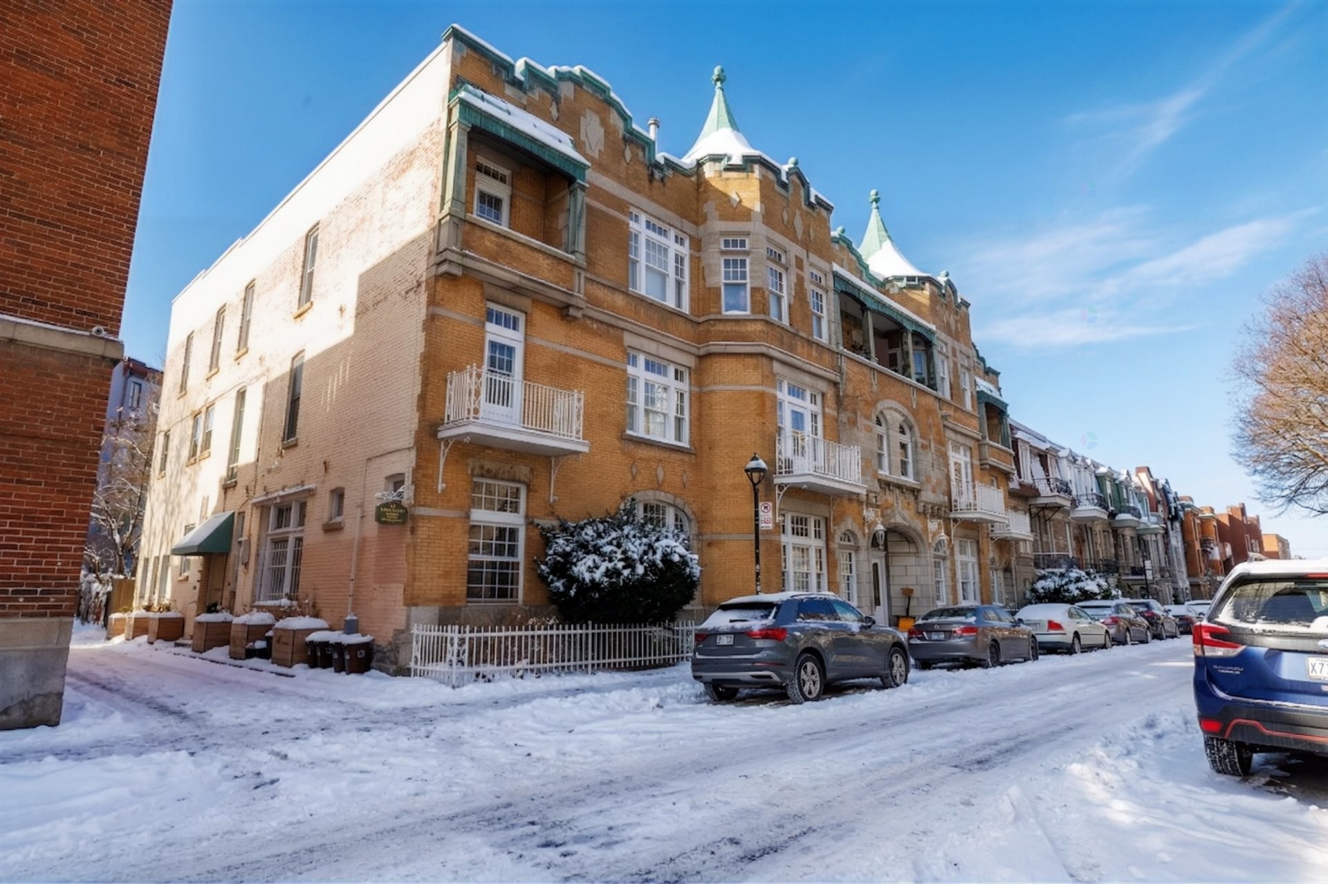 









3636


Av. Henri-Julien

, 10,
Montréal (Le Plateau-Mont-Royal),




QC
H2X3H5

