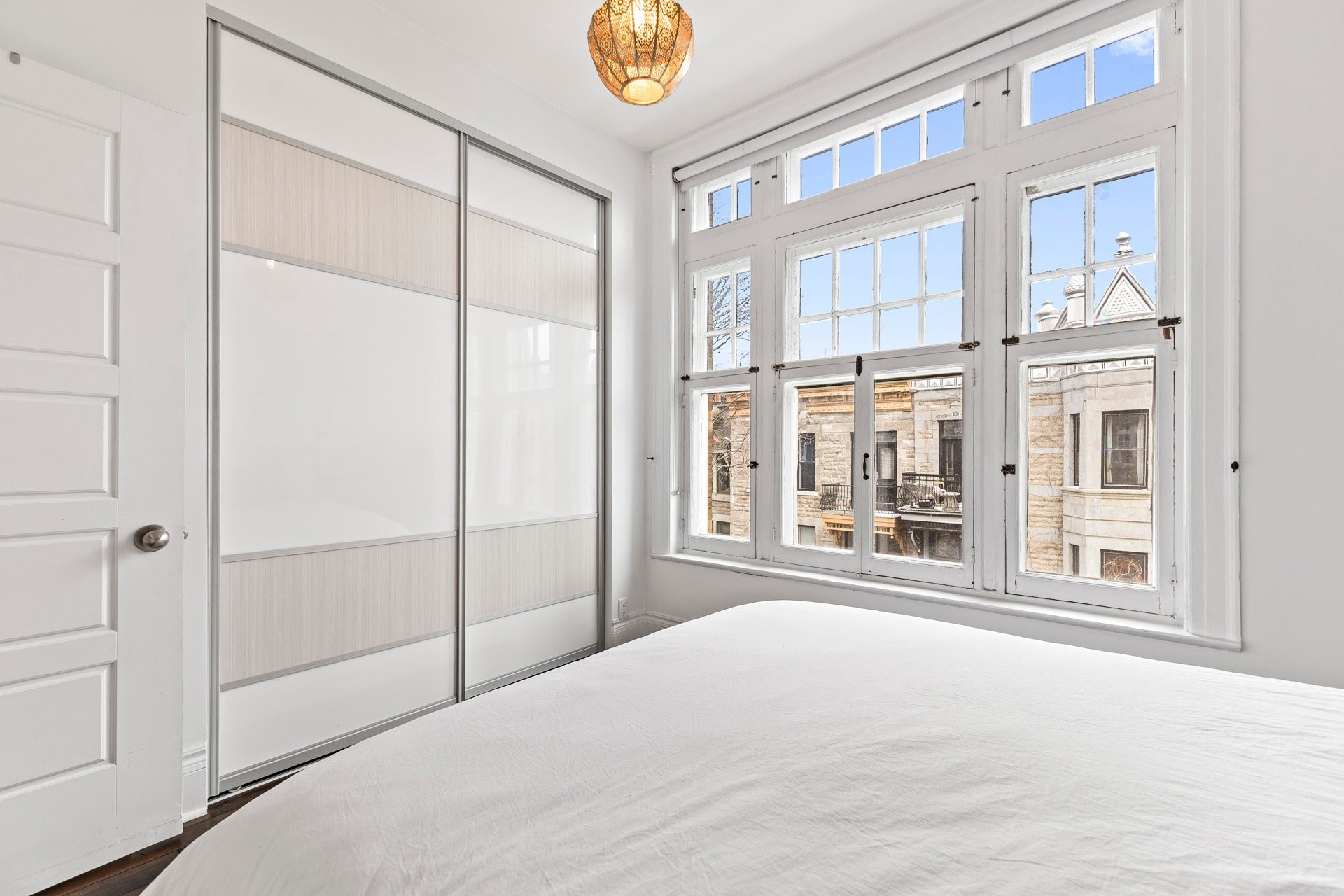 









3636


Av. Henri-Julien

, 10,
Montréal (Le Plateau-Mont-Royal),




QC
H2X3H5

