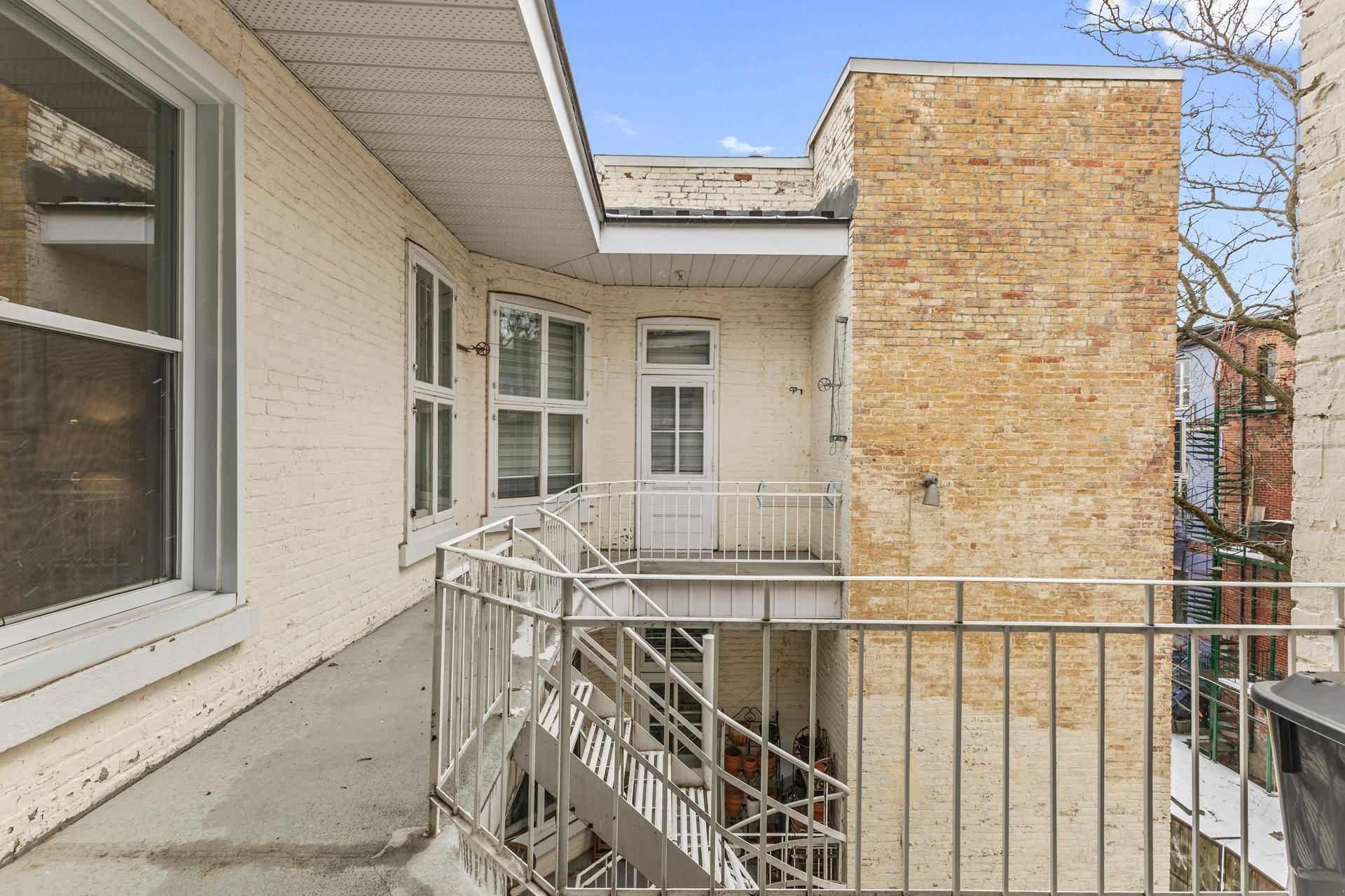 









3636


Av. Henri-Julien

, 10,
Montréal (Le Plateau-Mont-Royal),




QC
H2X3H5

