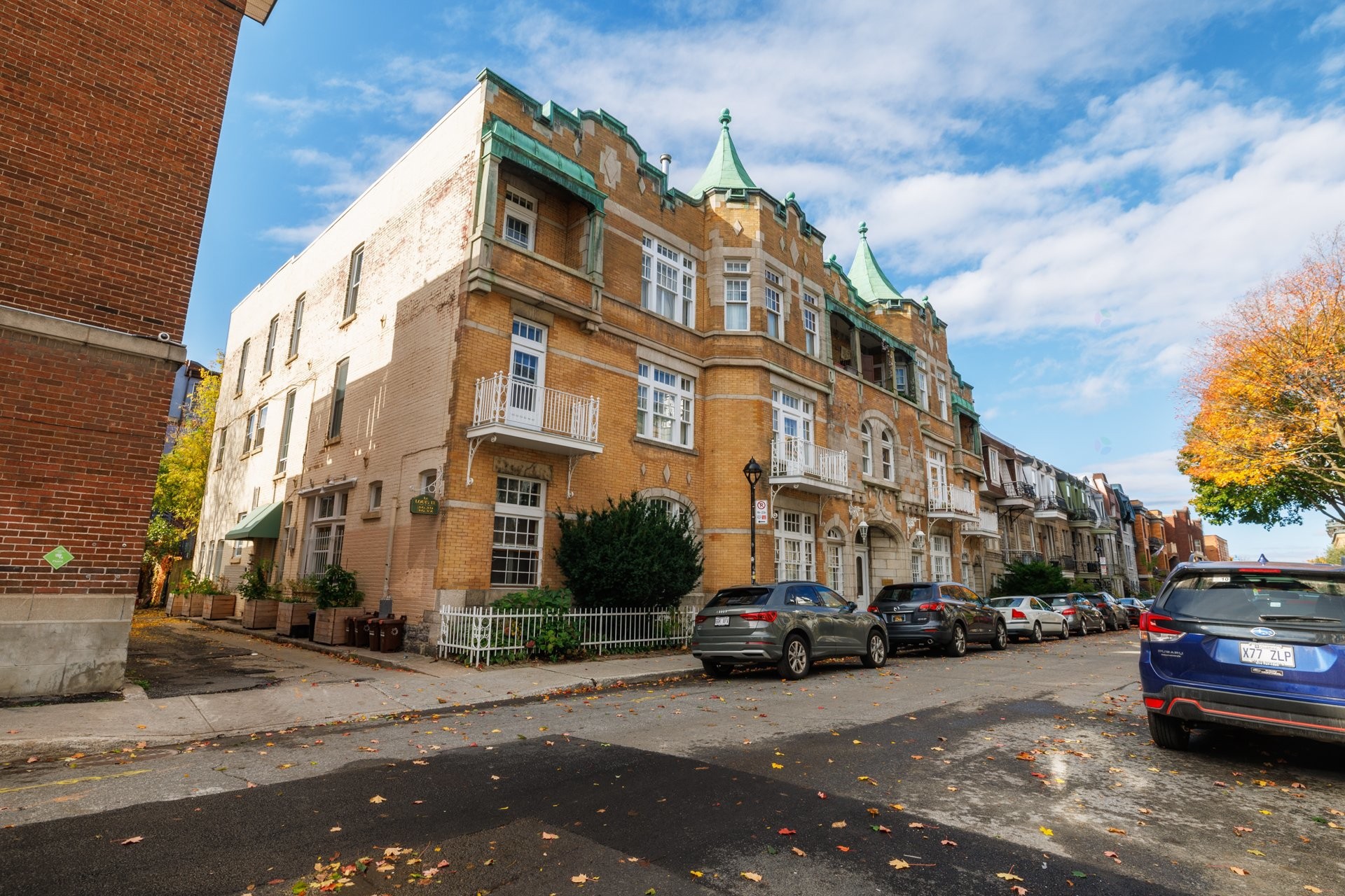 









3636


Av. Henri-Julien

, 10,
Montréal (Le Plateau-Mont-Royal),




QC
H2X3H5

