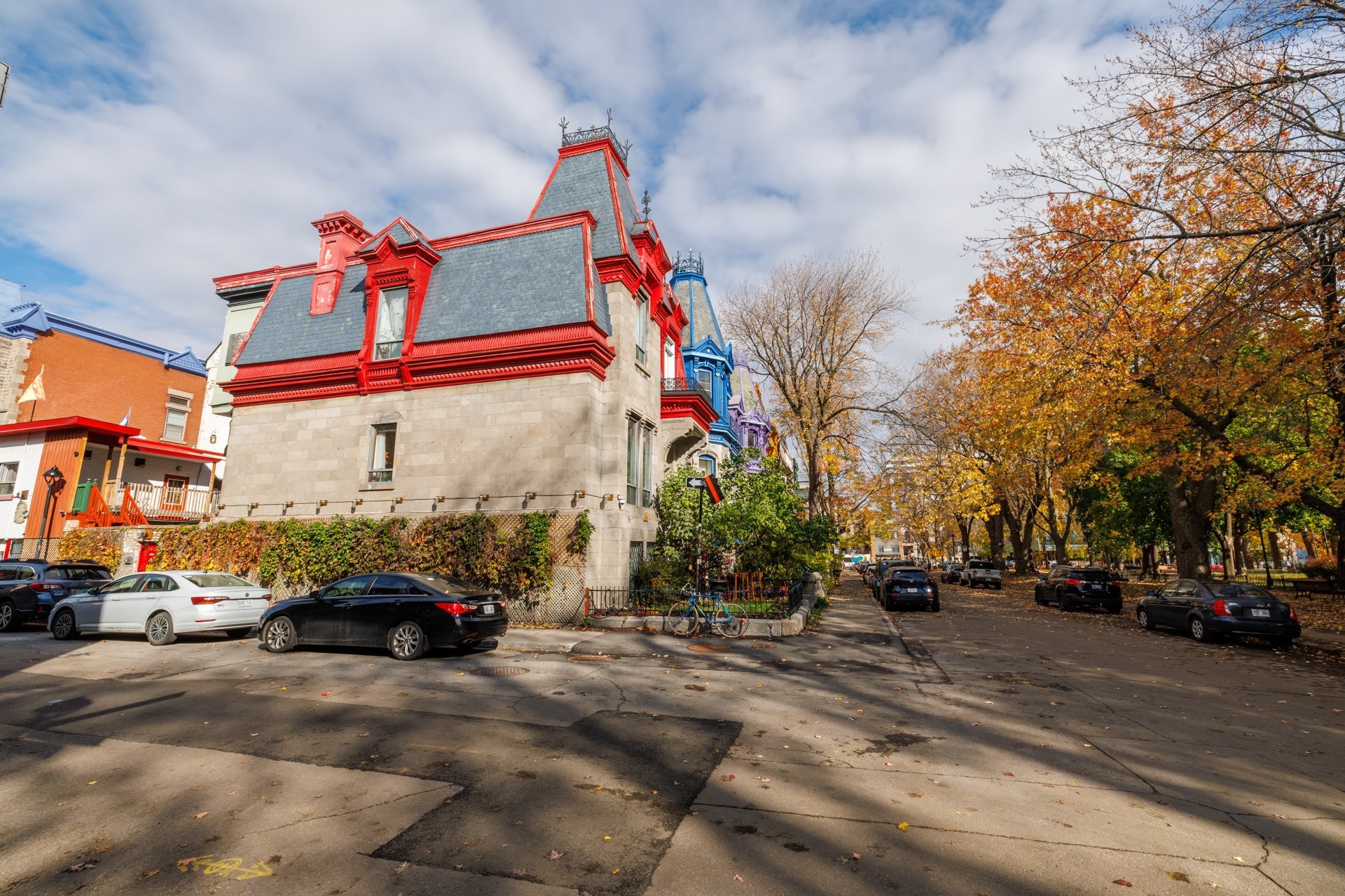 









3636


Av. Henri-Julien

, 10,
Montréal (Le Plateau-Mont-Royal),




QC
H2X3H5

