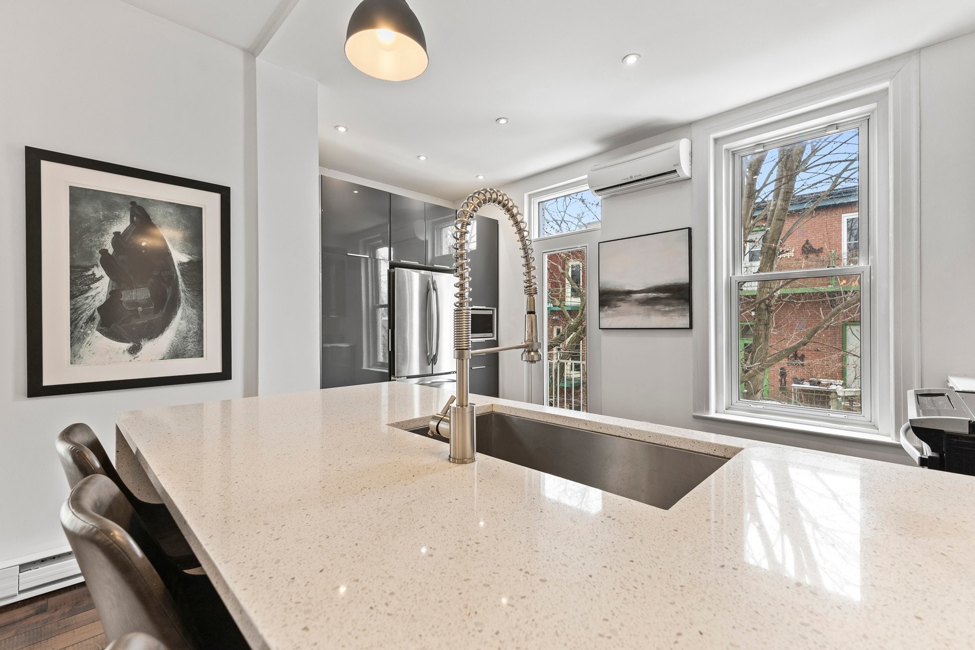 









3636


Av. Henri-Julien

, 10,
Montréal (Le Plateau-Mont-Royal),




QC
H2X3H5

