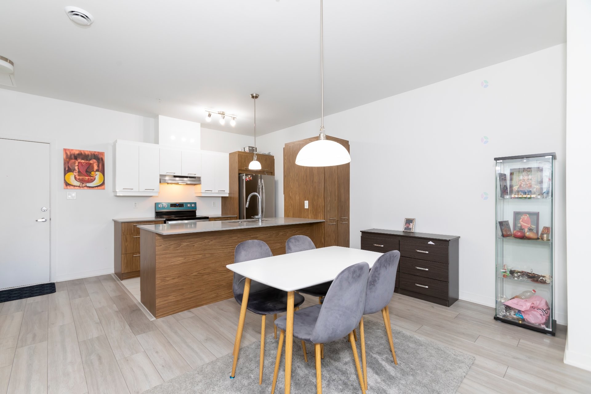 









9185


Rue Lennon

, 113,
Brossard,




QC
J3Y0R8

