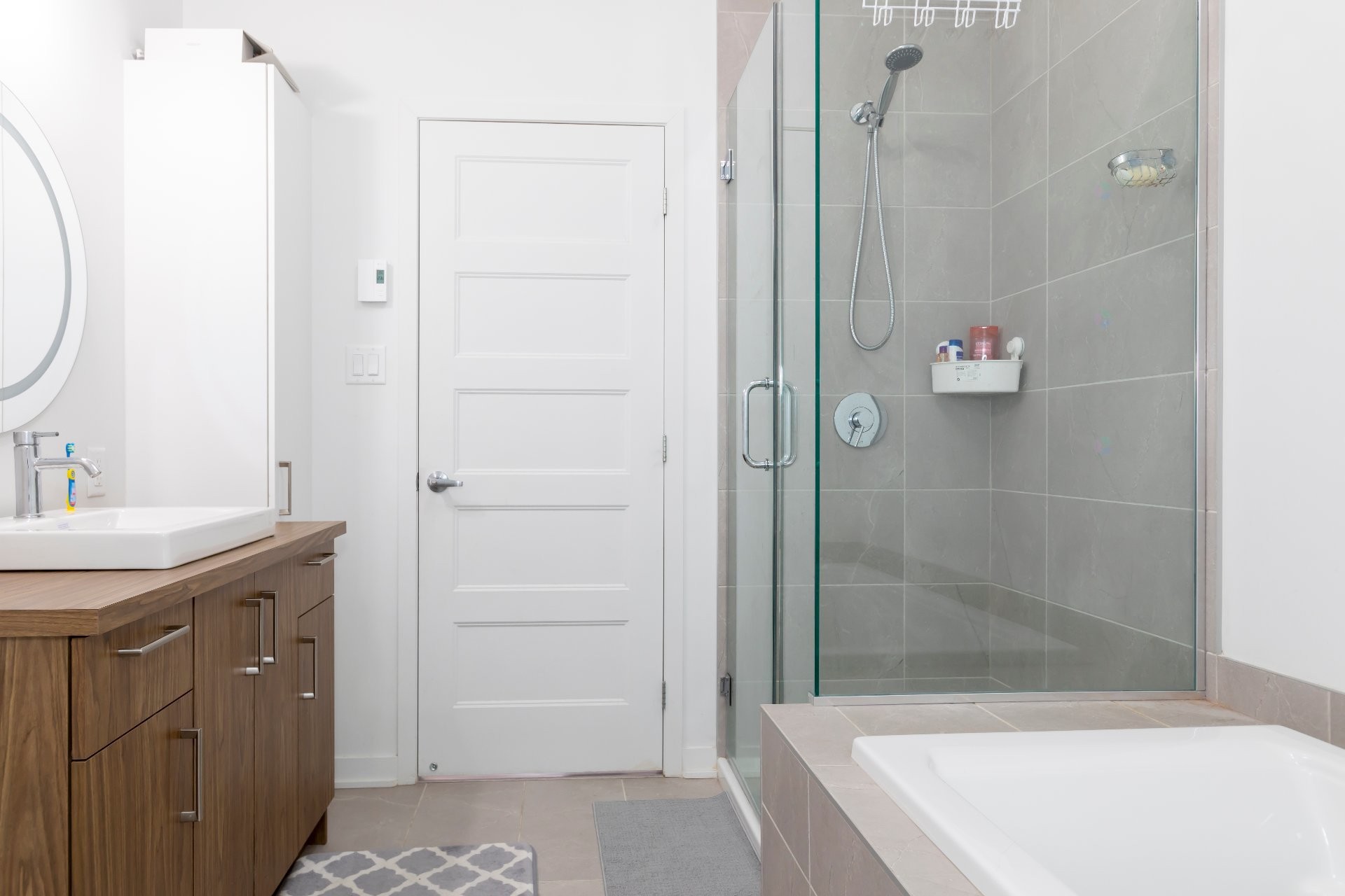 









9185


Rue Lennon

, 113,
Brossard,




QC
J3Y0R8

