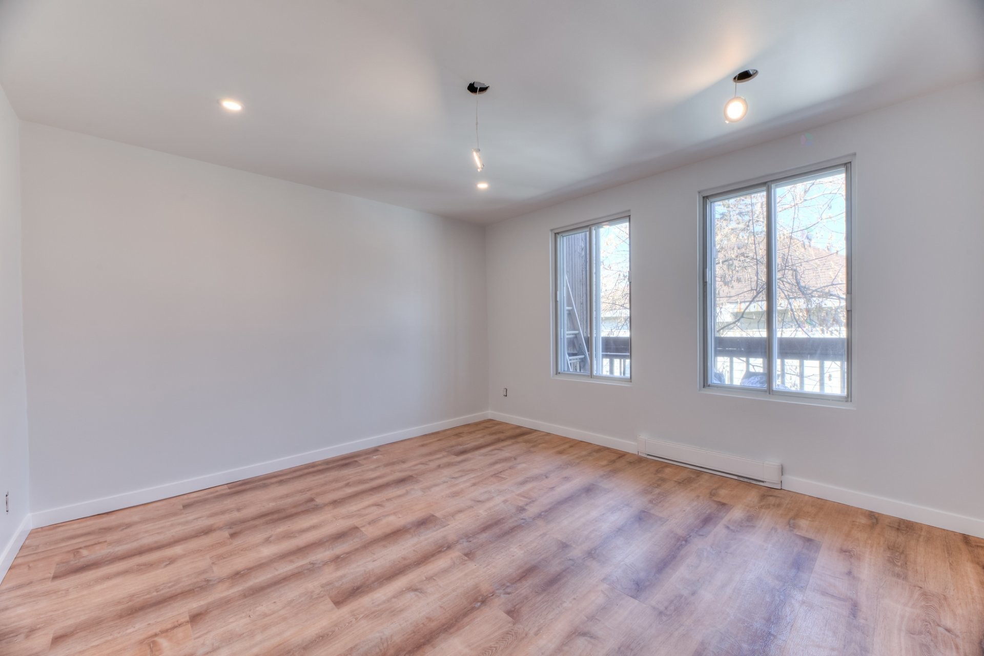 









12295


Rue Valmont

,
Montréal (Ahuntsic-Cartierville),




QC
H3M1A9

