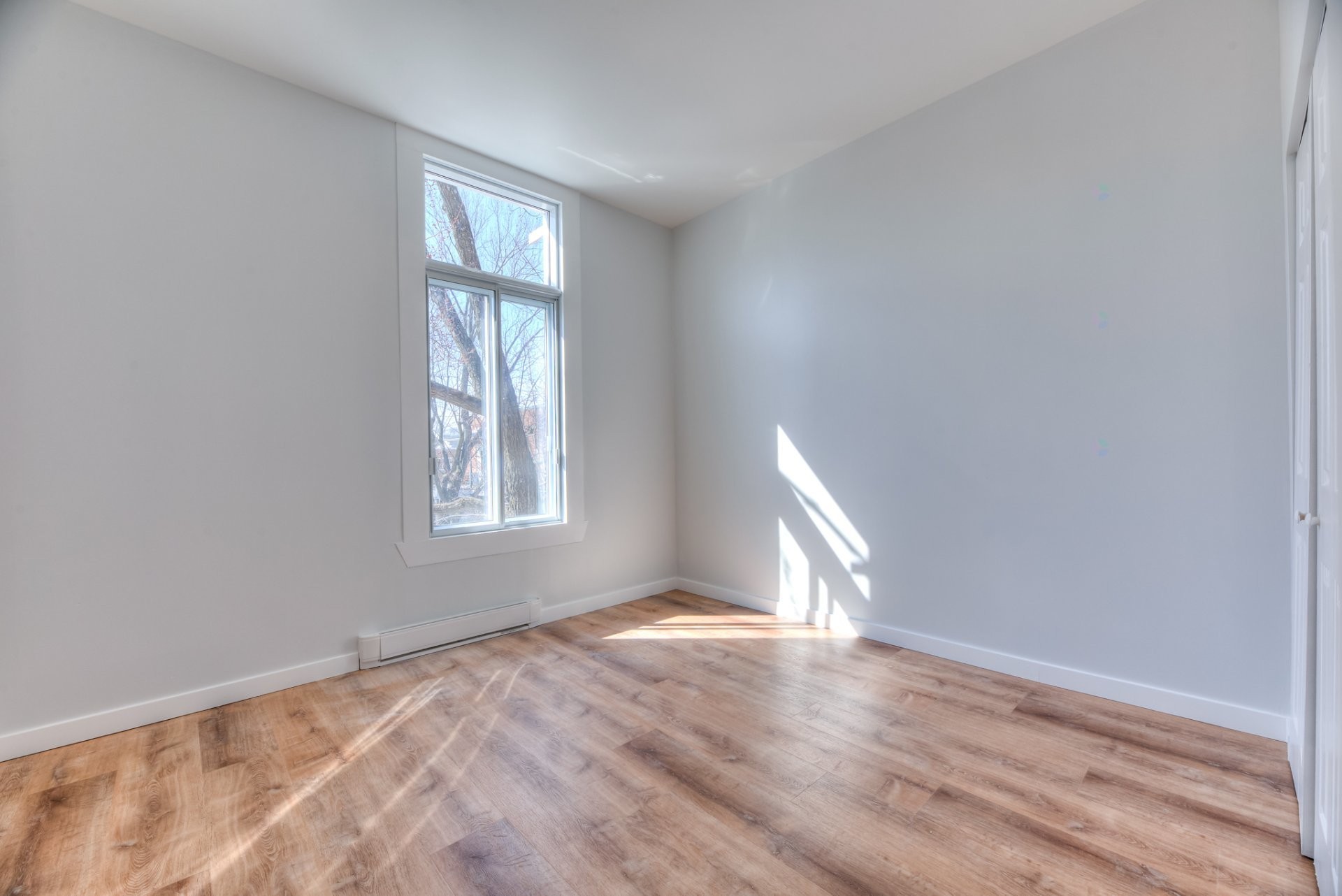 









12295


Rue Valmont

,
Montréal (Ahuntsic-Cartierville),




QC
H3M1A9

