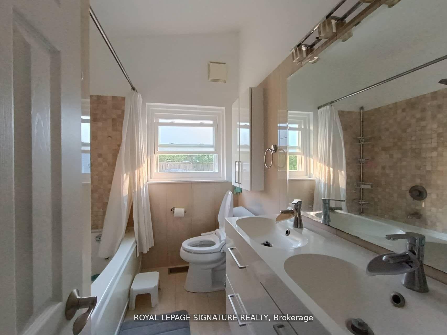 









1306


Ludbrook

Court,
Mississauga,




ON
L5J 3N9

