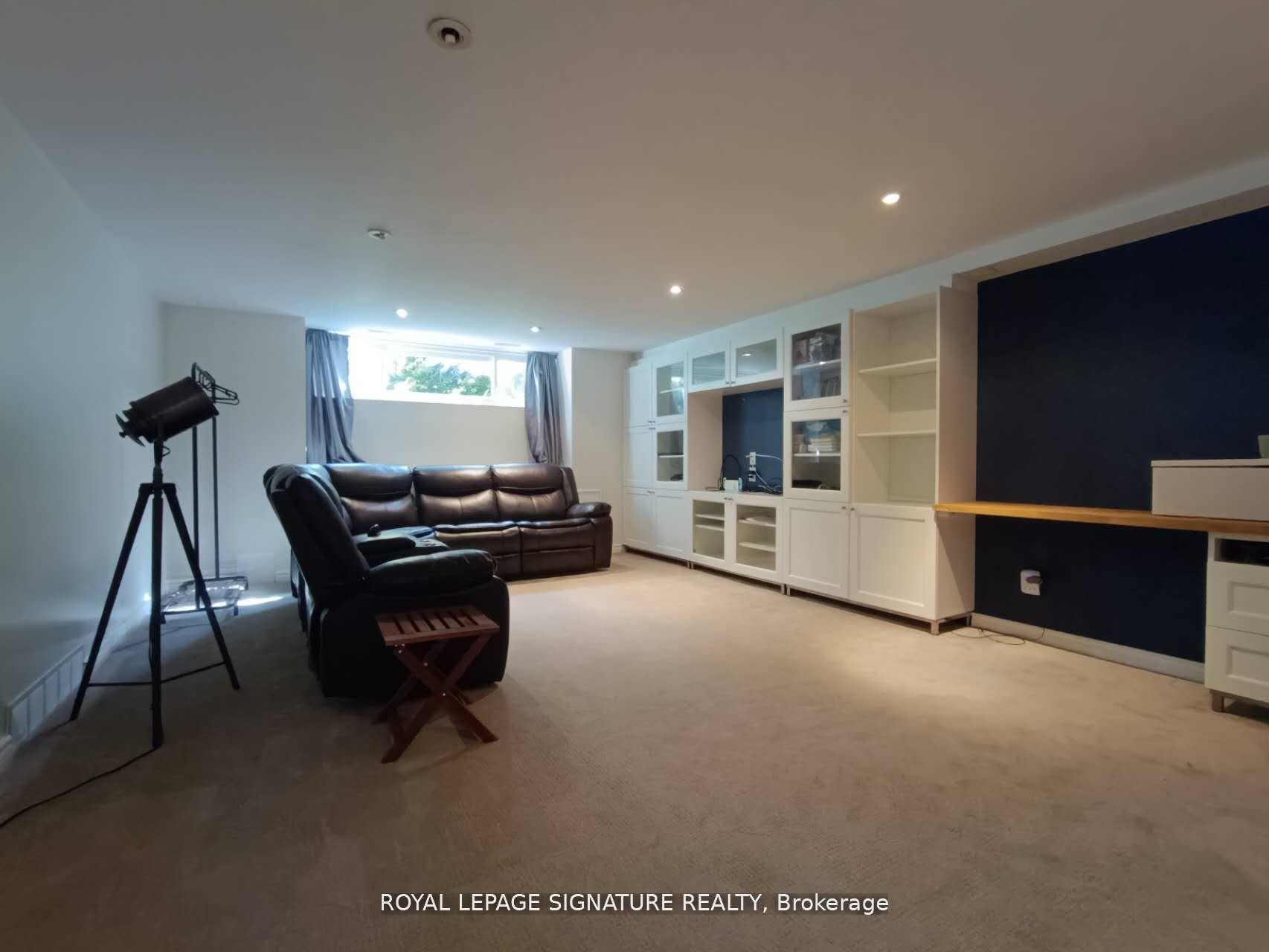 









1306


Ludbrook

Court,
Mississauga,




ON
L5J 3N9

