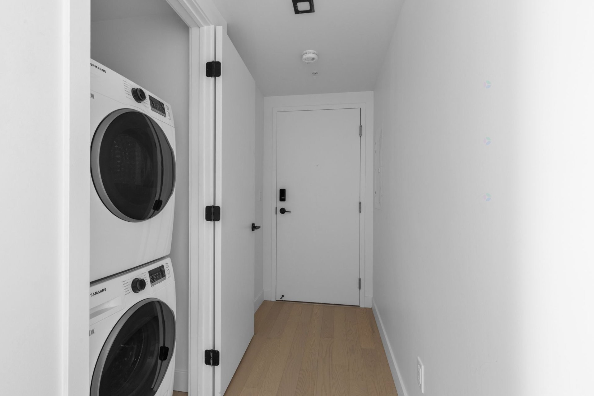 









1210


Rue Jeanne-Mance

, 5324,
Montréal (Ville-Marie),




QC
H2X1M1

