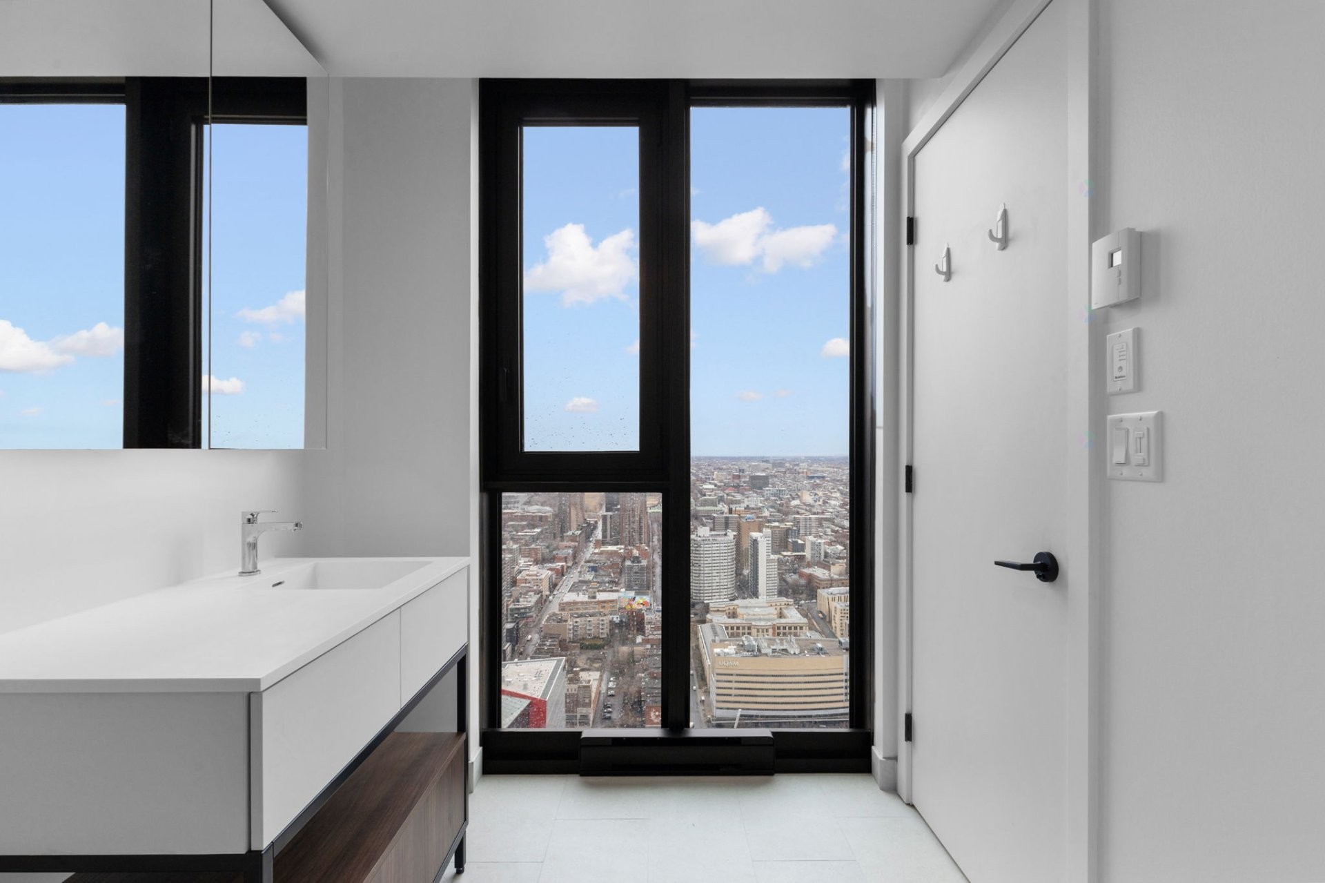









1210


Rue Jeanne-Mance

, 5324,
Montréal (Ville-Marie),




QC
H2X1M1

