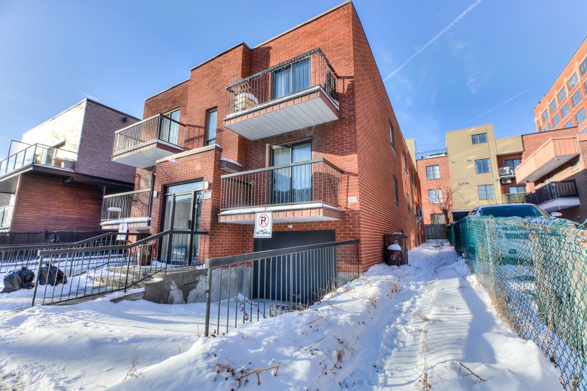 









1855


Rue Richardson

,
Montréal (Le Sud-Ouest),




QC
H3K1G7

