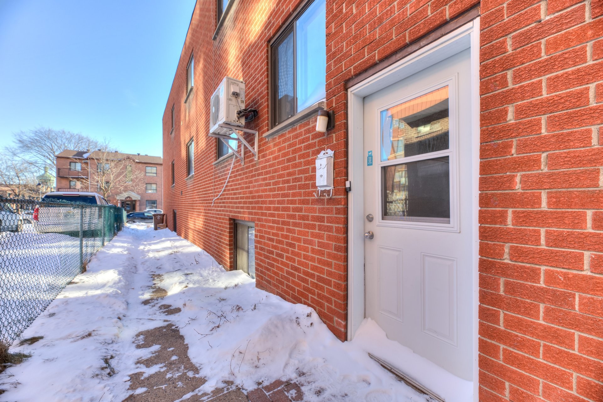 









1855


Rue Richardson

,
Montréal (Le Sud-Ouest),




QC
H3K1G7

