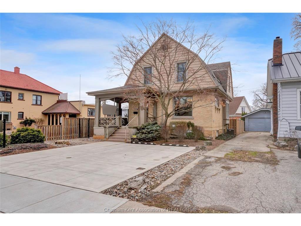 









16


Victoria

Avenue,
Chatham,




ON
N7L 2Z6

