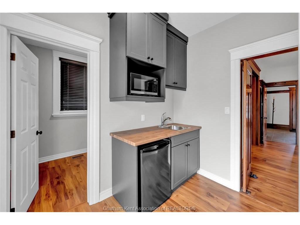 









16


Victoria

Avenue,
Chatham,




ON
N7L 2Z6

