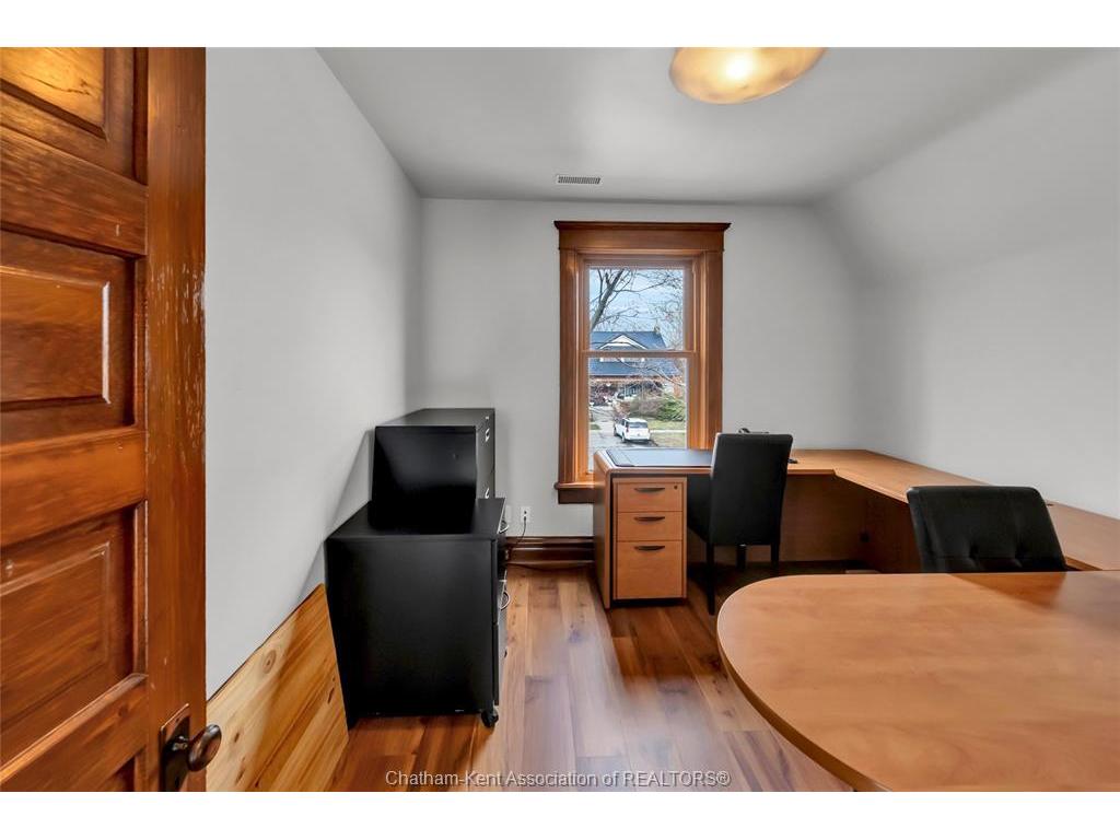 









16


Victoria

Avenue,
Chatham,




ON
N7L 2Z6

