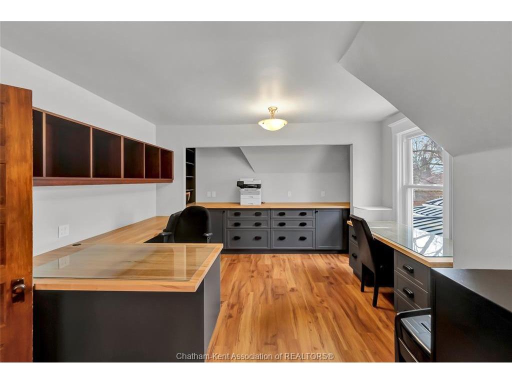 









16


Victoria

Avenue,
Chatham,




ON
N7L 2Z6

