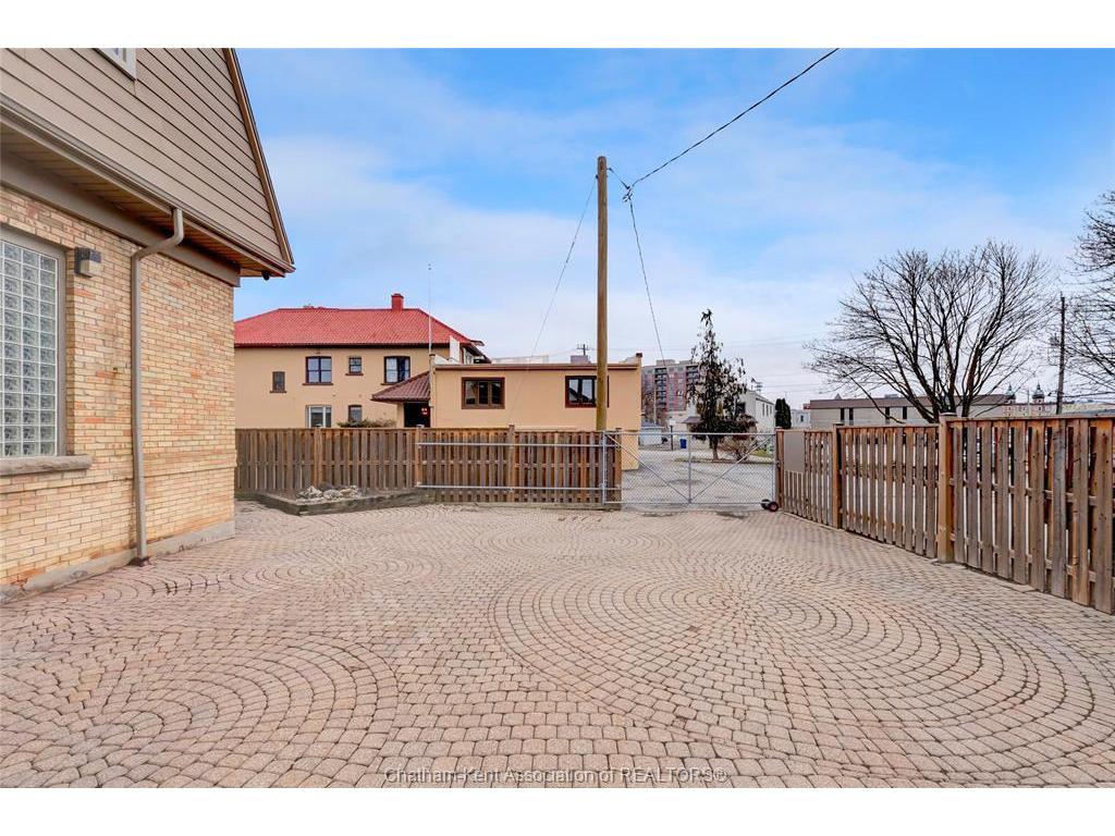 









16


Victoria

Avenue,
Chatham,




ON
N7L 2Z6

