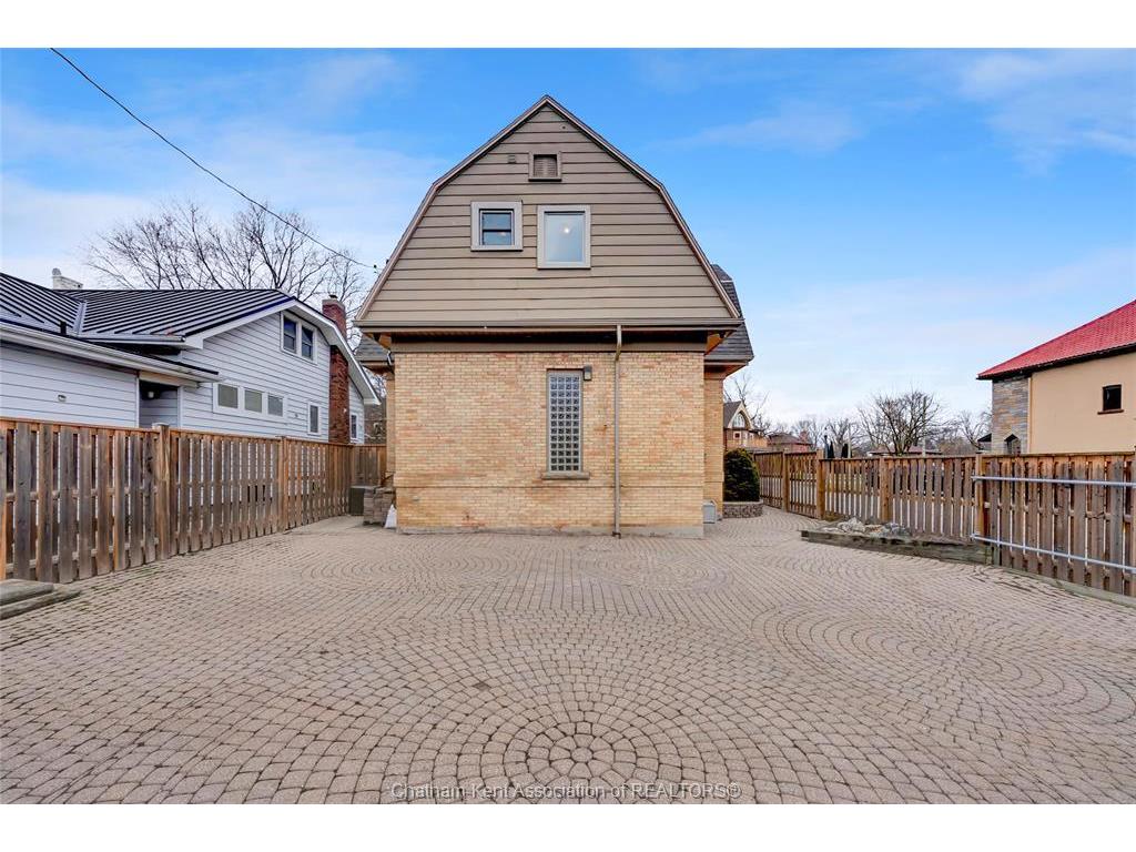 









16


Victoria

Avenue,
Chatham,




ON
N7L 2Z6

