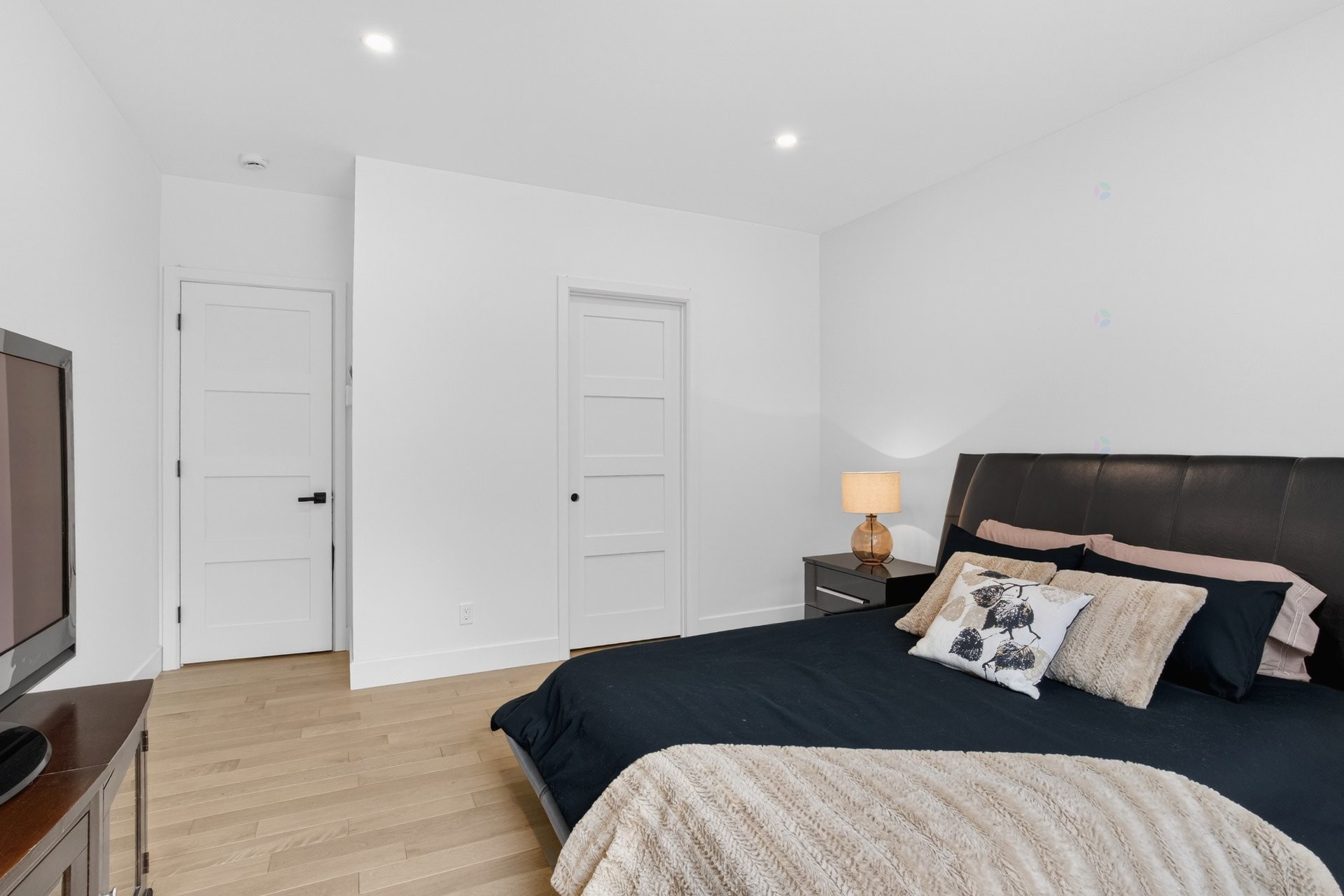 









2361


Ch. Deschesne 

,
Saint-Denis-de-Brompton,




QC
J0B2P0

