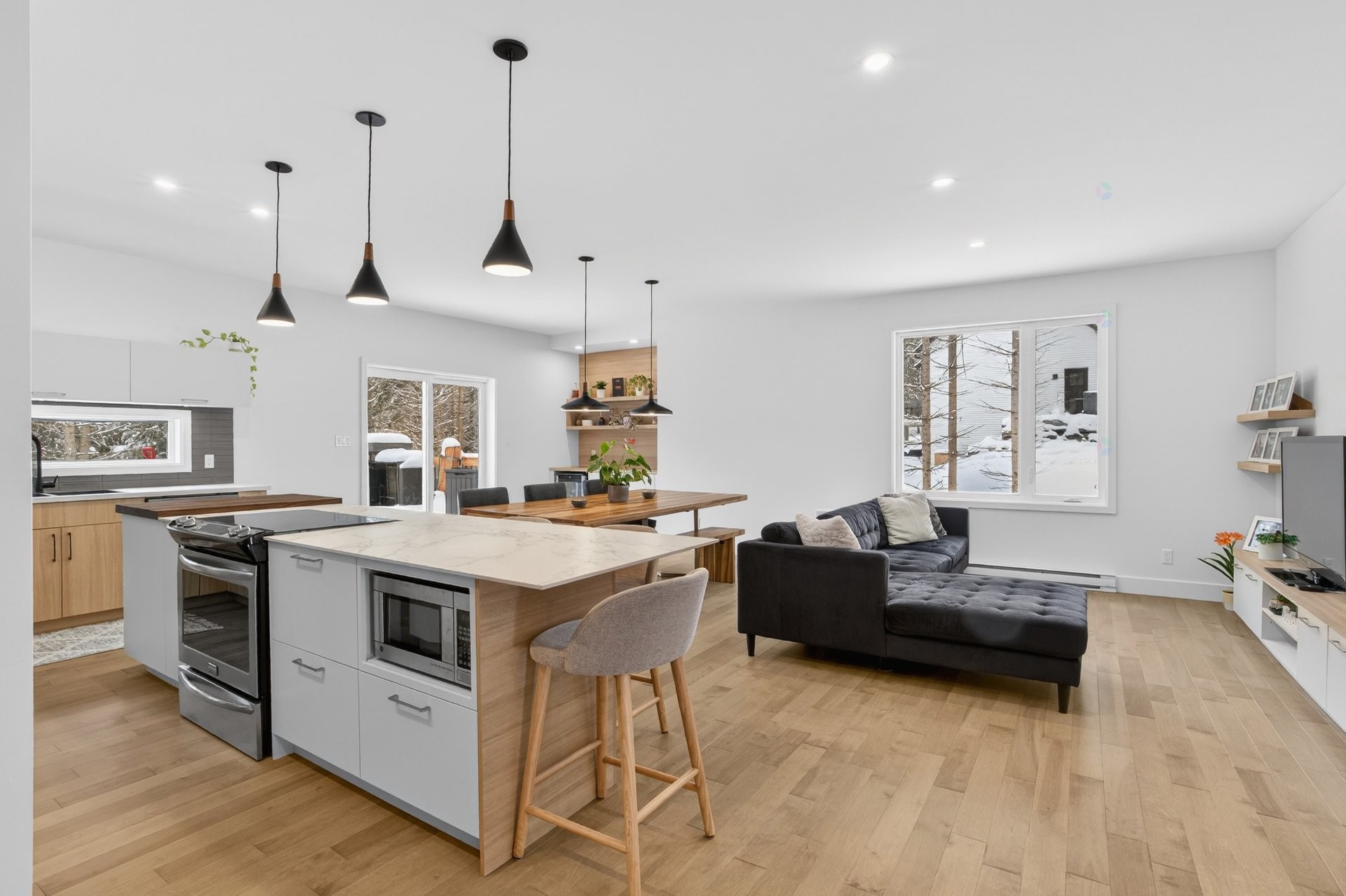 









2361


Ch. Deschesne 

,
Saint-Denis-de-Brompton,




QC
J0B2P0

