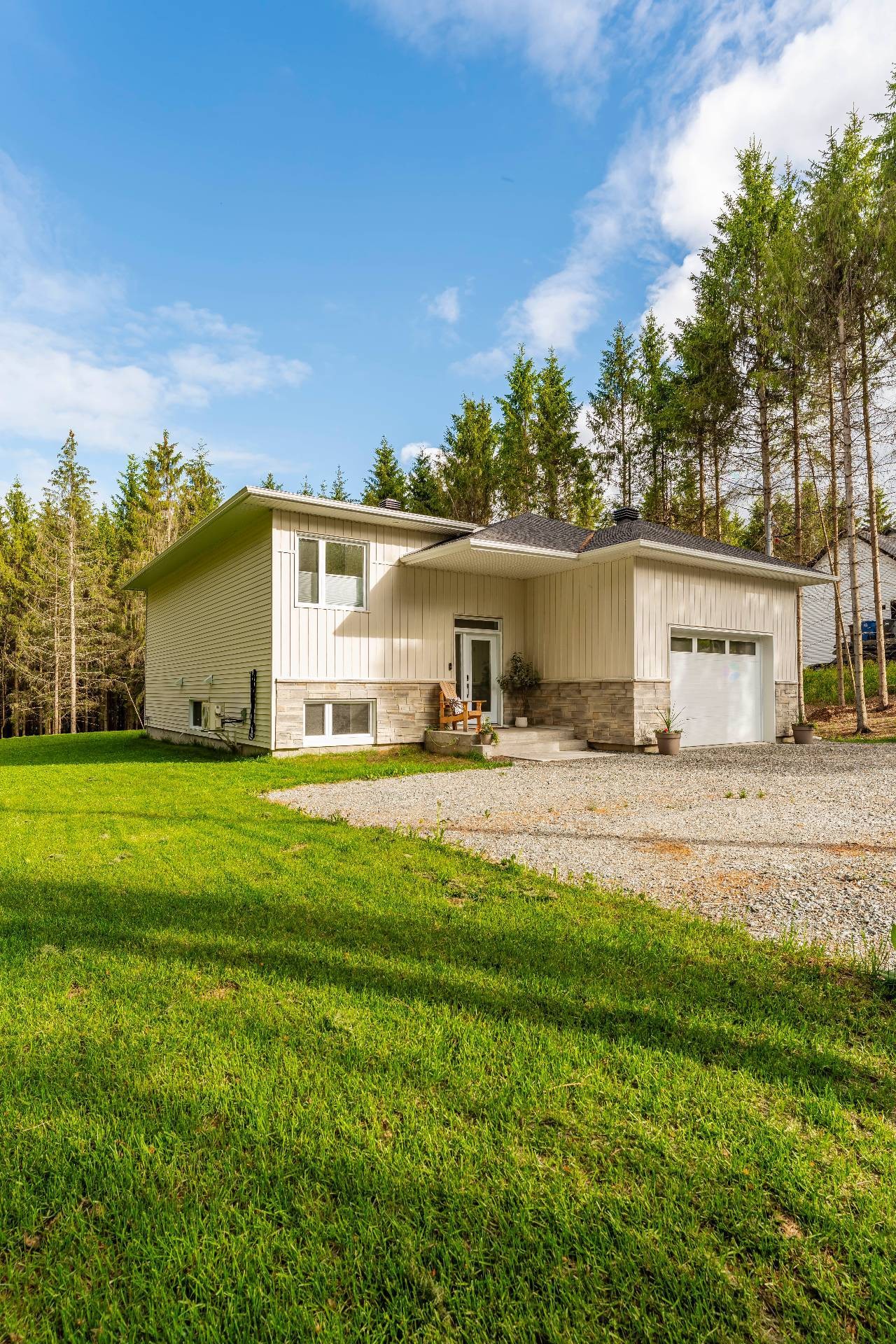 









2361


Ch. Deschesne 

,
Saint-Denis-de-Brompton,




QC
J0B2P0

