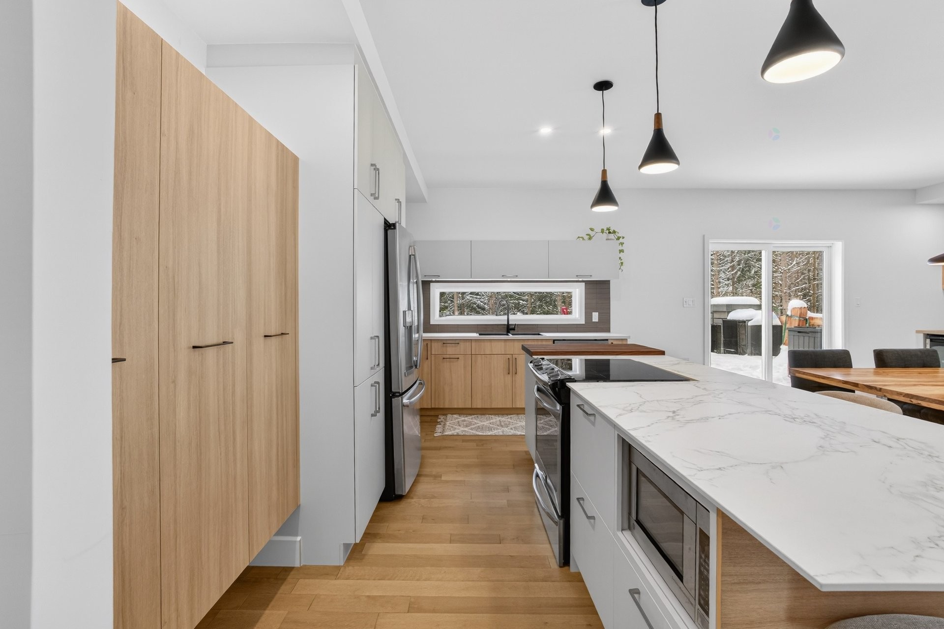 









2361


Ch. Deschesne 

,
Saint-Denis-de-Brompton,




QC
J0B2P0

