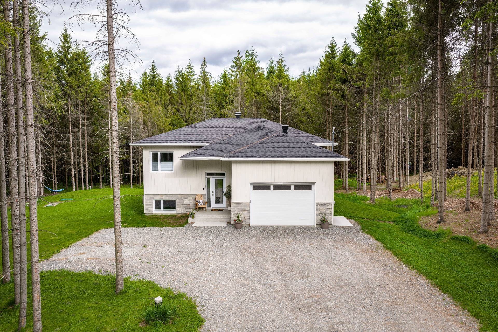 









2361


Ch. Deschesne 

,
Saint-Denis-de-Brompton,




QC
J0B2P0


