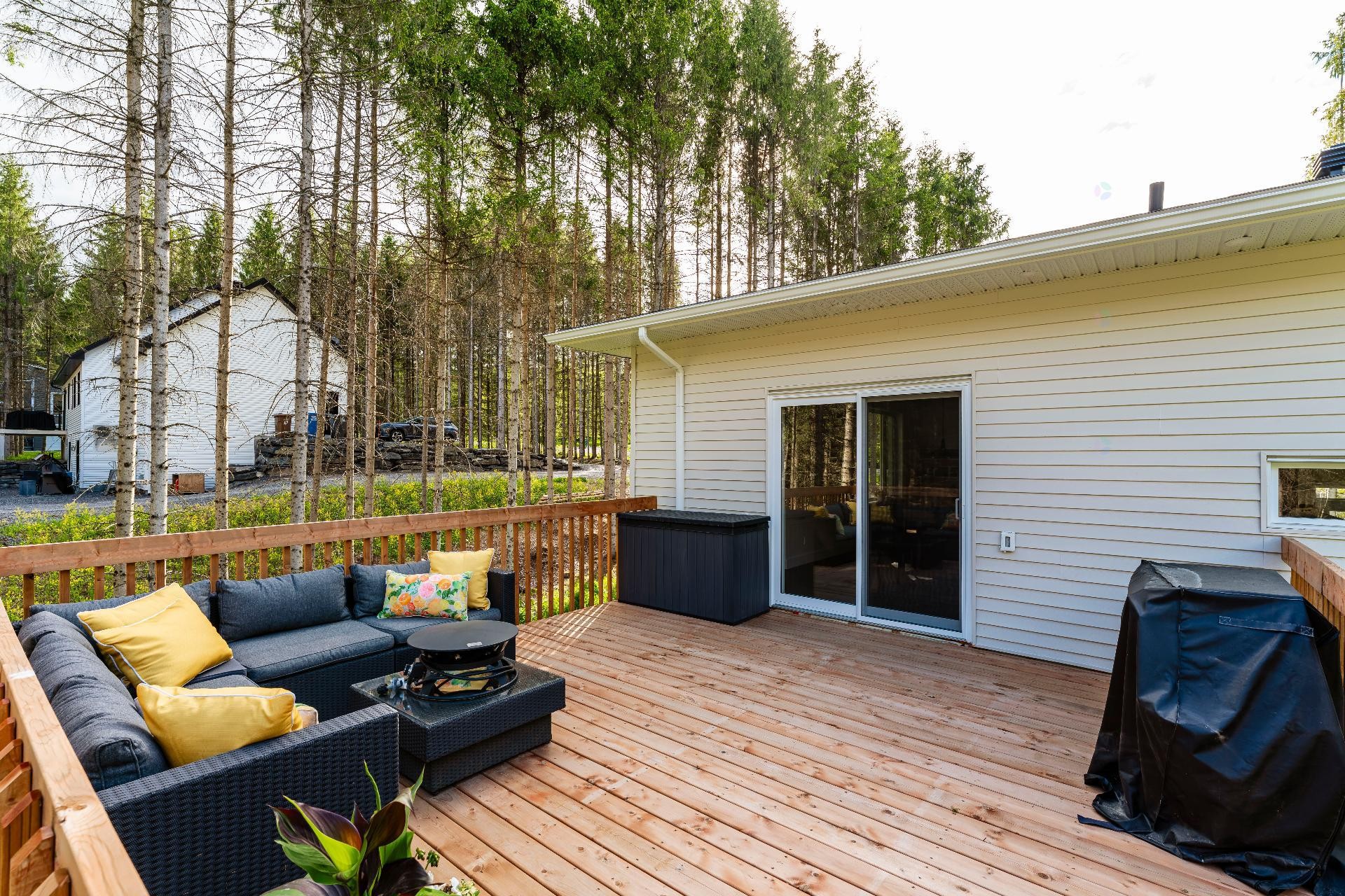 









2361


Ch. Deschesne 

,
Saint-Denis-de-Brompton,




QC
J0B2P0

