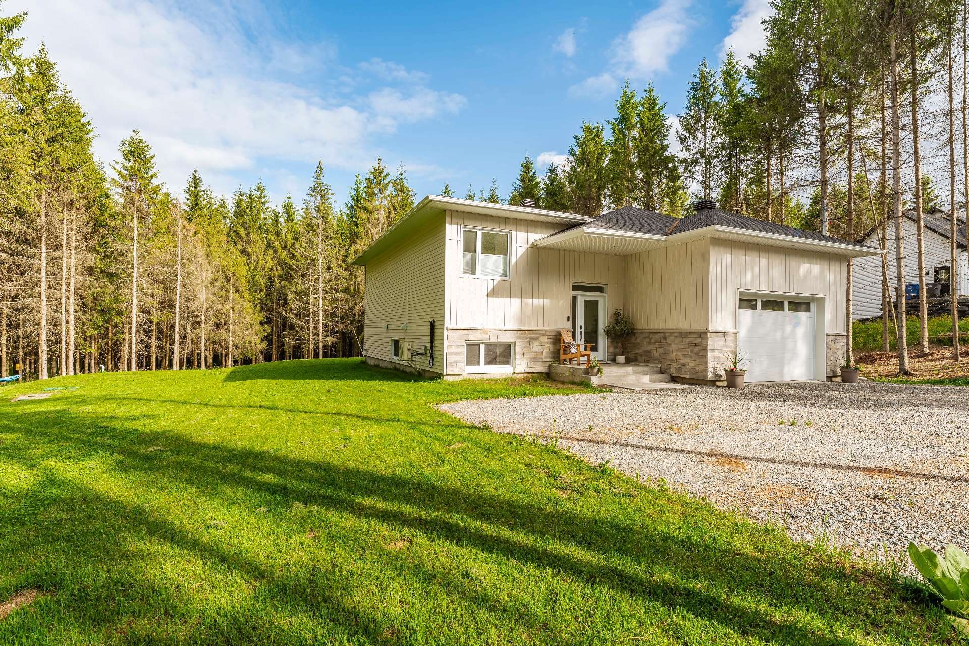 









2361


Ch. Deschesne 

,
Saint-Denis-de-Brompton,




QC
J0B2P0

