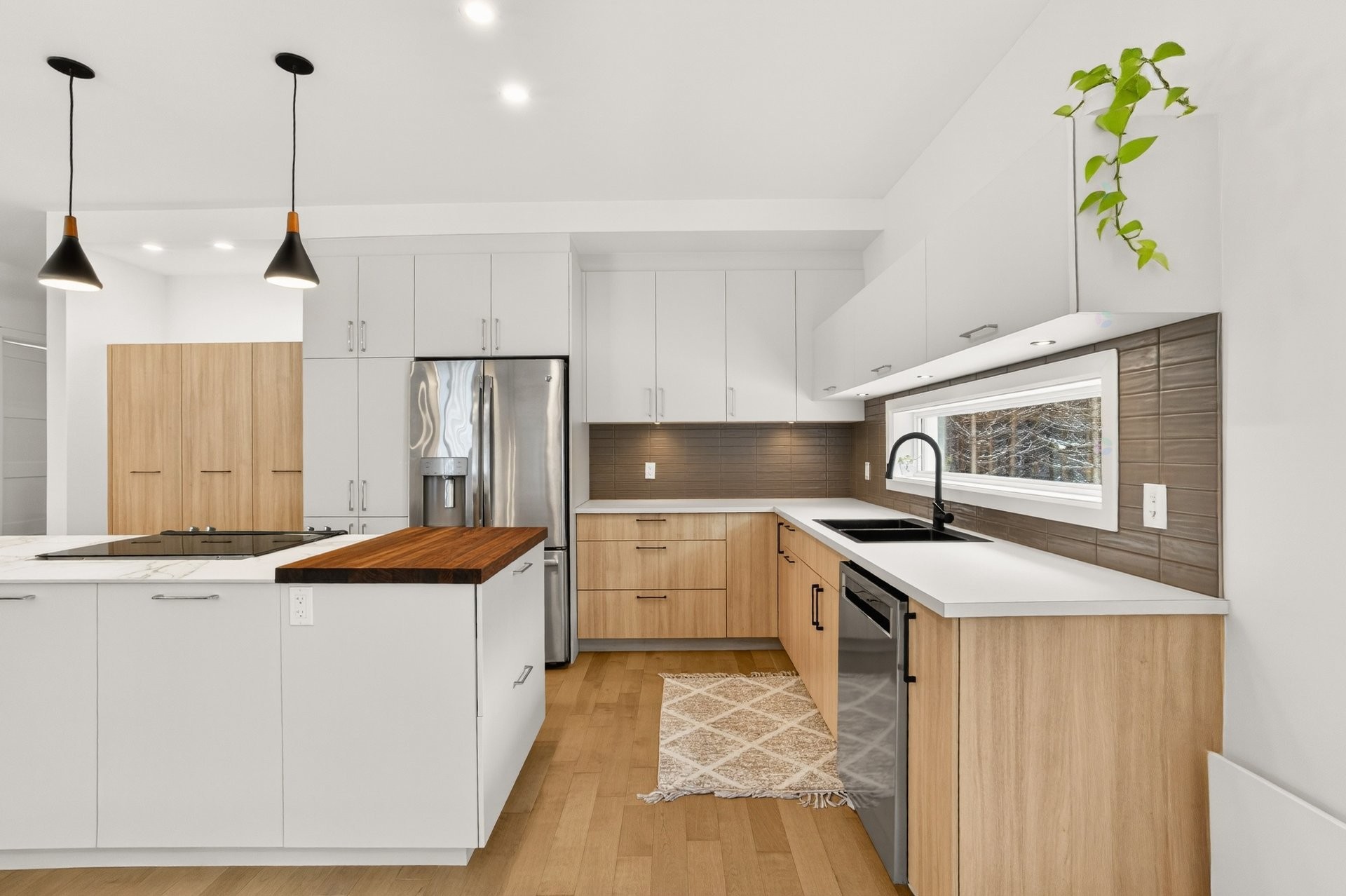 









2361


Ch. Deschesne 

,
Saint-Denis-de-Brompton,




QC
J0B2P0

