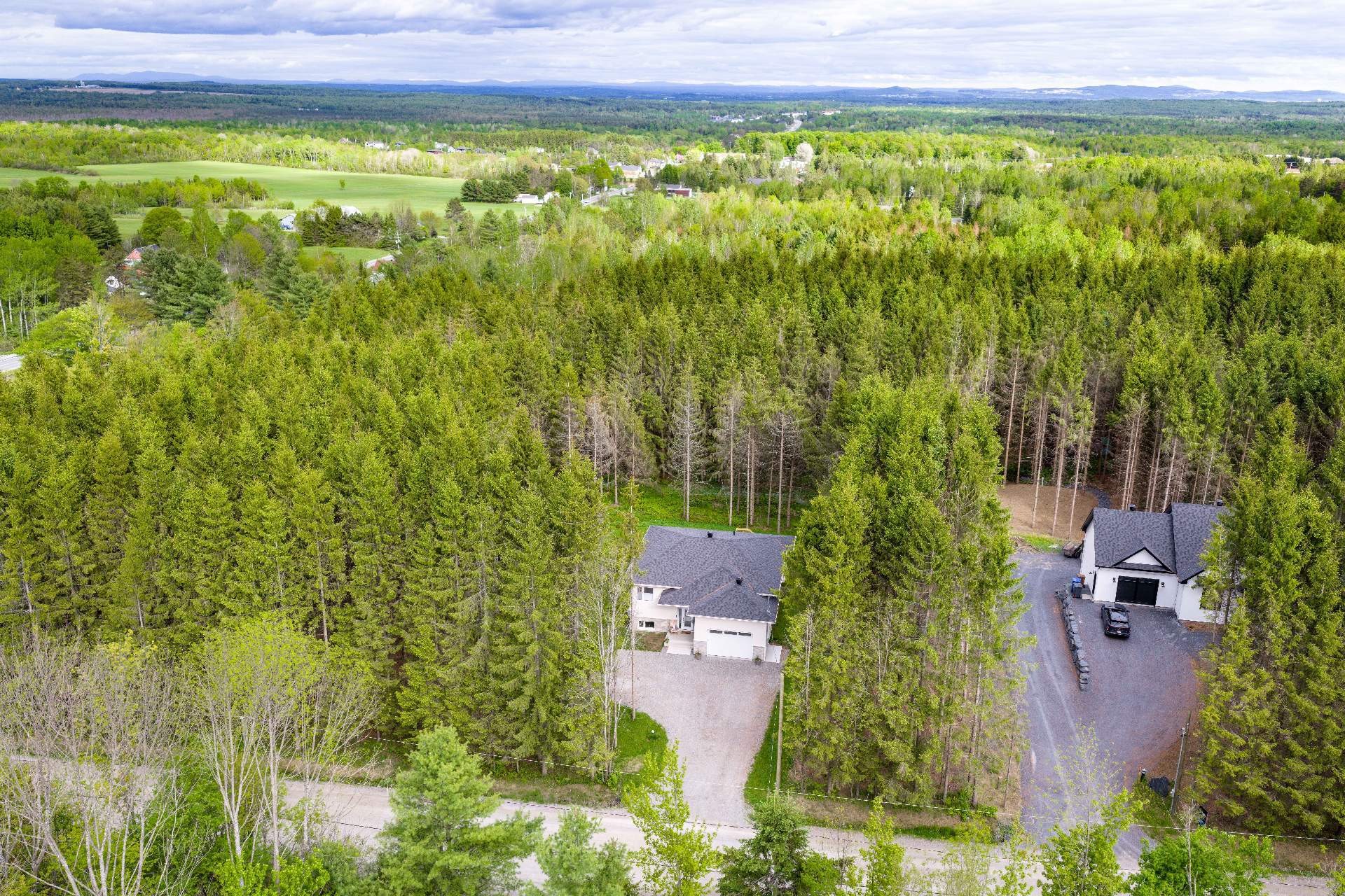 









2361


Ch. Deschesne 

,
Saint-Denis-de-Brompton,




QC
J0B2P0

