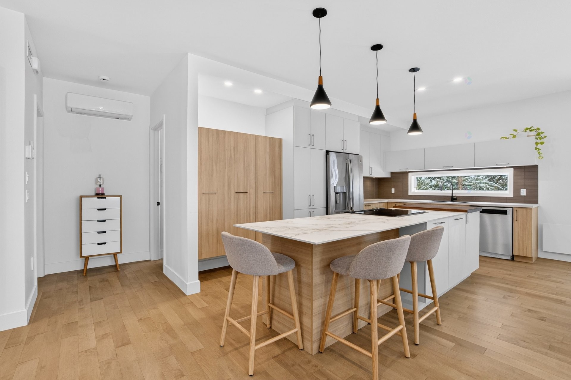 









2361


Ch. Deschesne 

,
Saint-Denis-de-Brompton,




QC
J0B2P0

