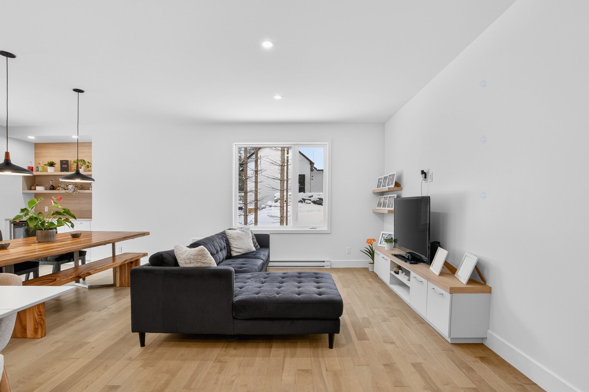 









2361


Ch. Deschesne 

,
Saint-Denis-de-Brompton,




QC
J0B2P0

