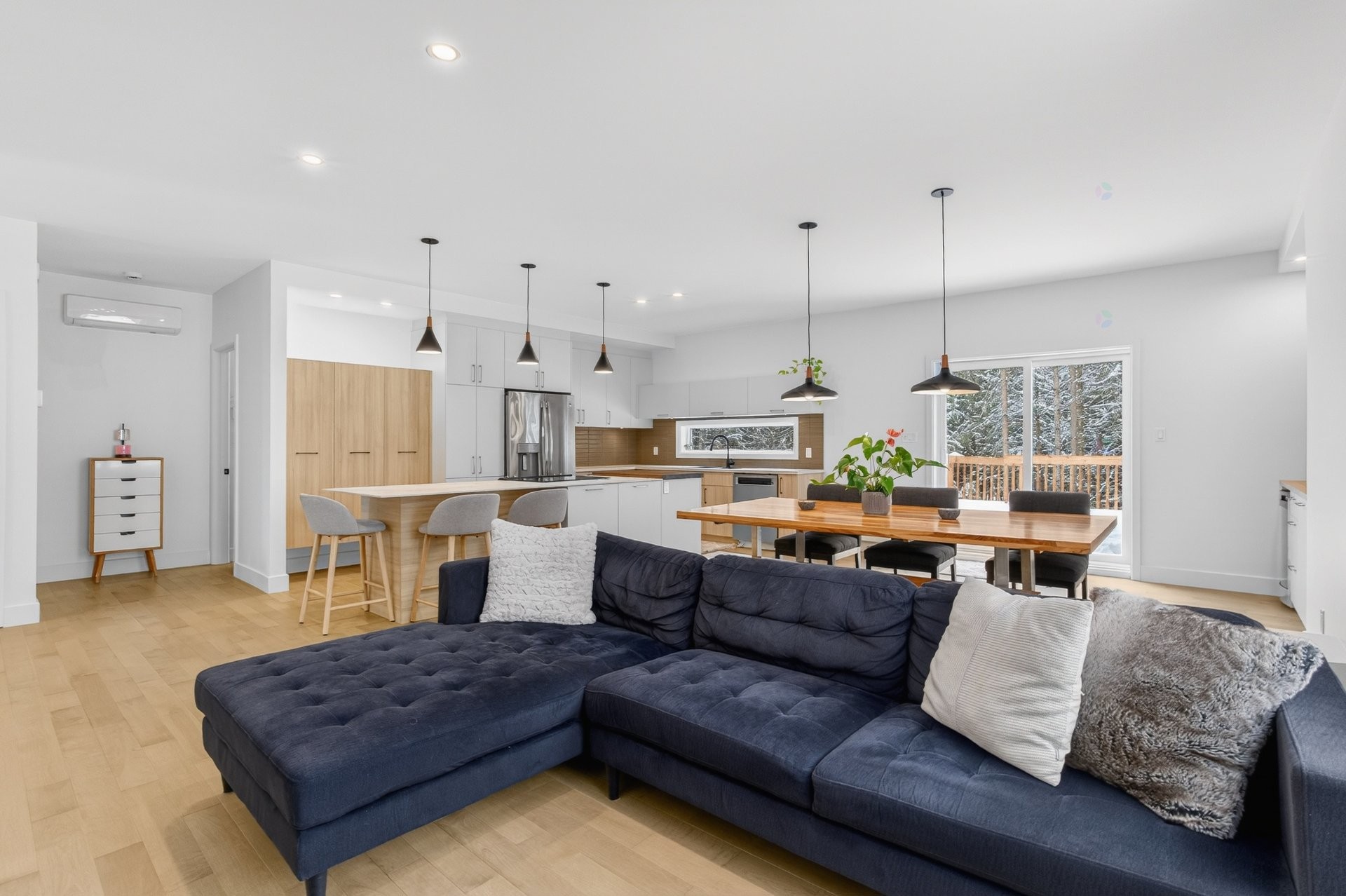 









2361


Ch. Deschesne 

,
Saint-Denis-de-Brompton,




QC
J0B2P0


