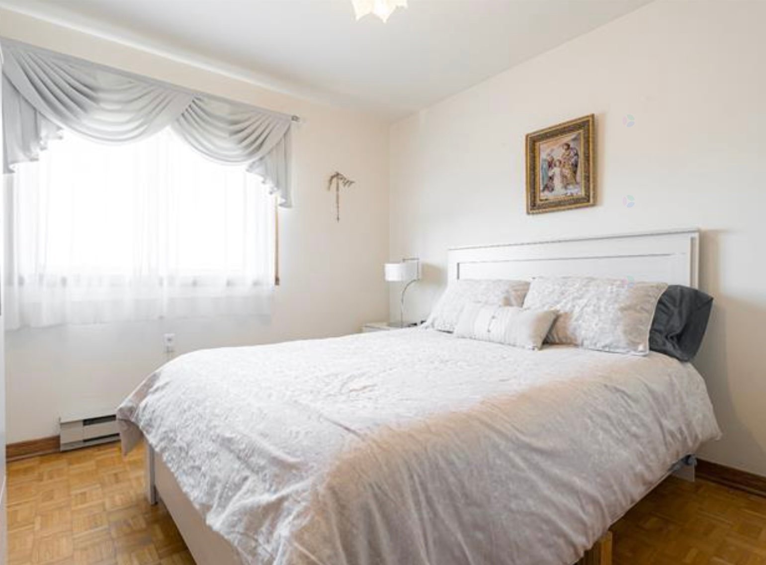 









11374


Rue Poincaré

,
Montréal (Ahuntsic-Cartierville),




QC
H3L3L7

