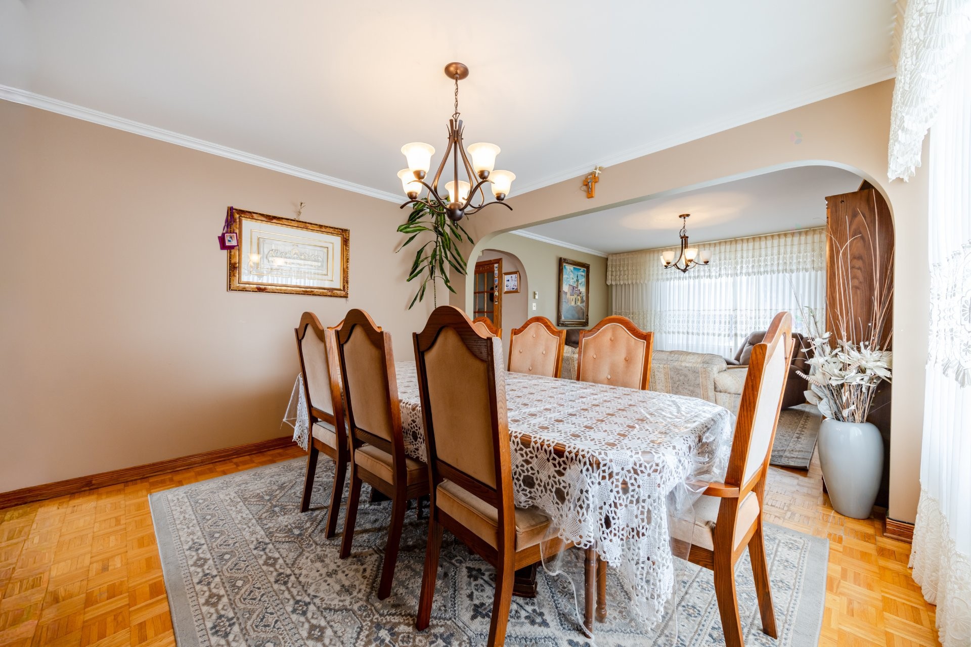 









11374


Rue Poincaré

,
Montréal (Ahuntsic-Cartierville),




QC
H3L3L7

