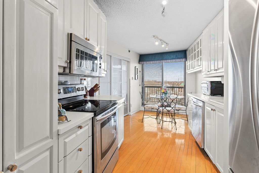 









4300


Place des Cageux

, 501,
Laval (Chomedey),




QC
H7W4Z3

