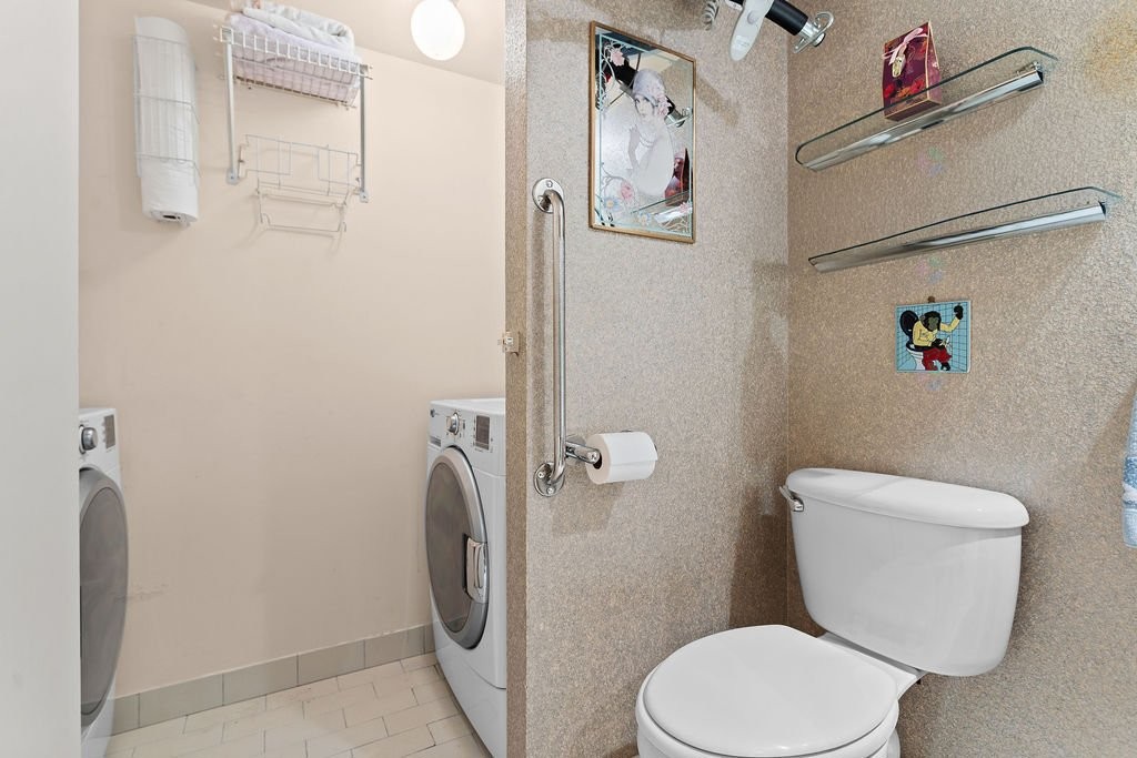 









4300


Place des Cageux

, 501,
Laval (Chomedey),




QC
H7W4Z3

