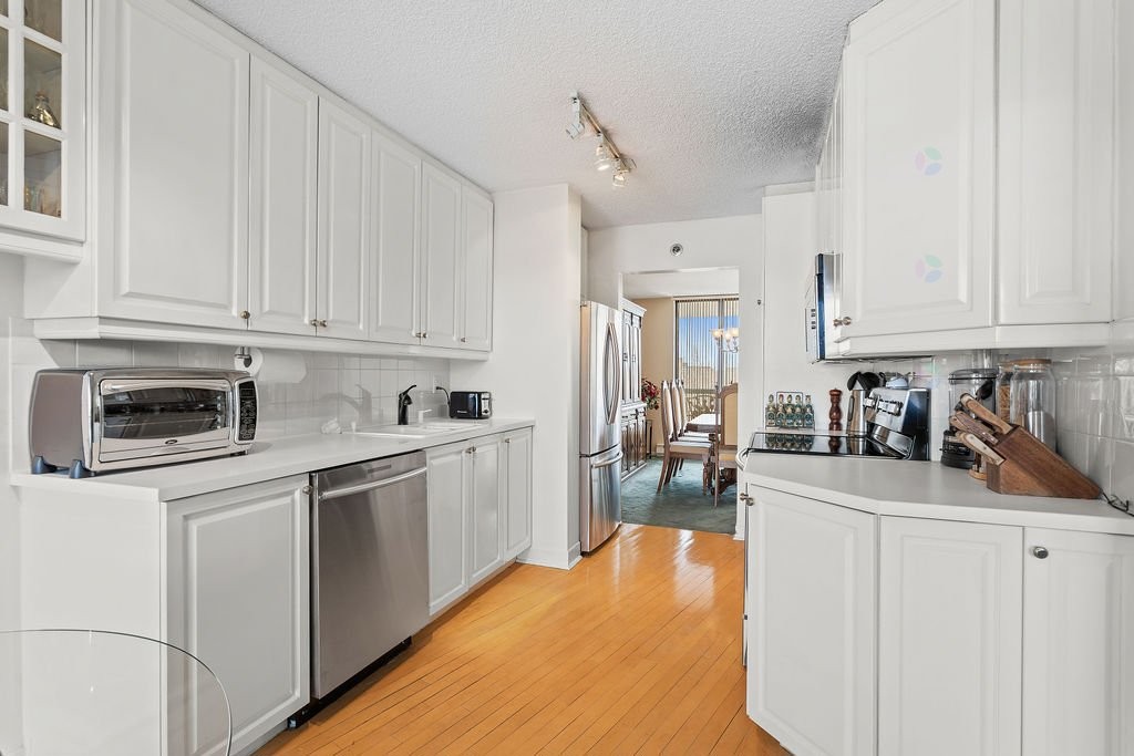 









4300


Place des Cageux

, 501,
Laval (Chomedey),




QC
H7W4Z3

