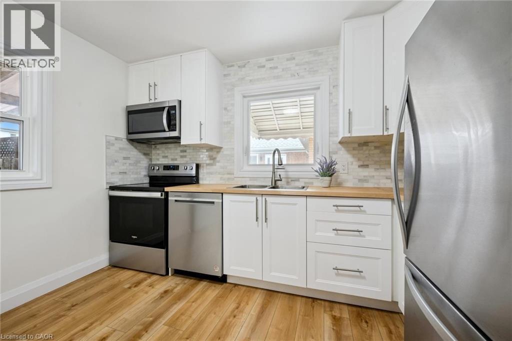 












699 FREDERICK Street

,
Kitchener,




Ontario
N2B2B3

