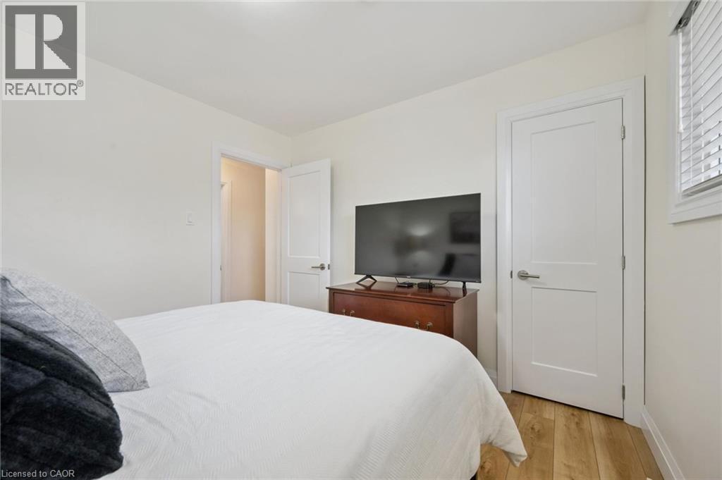 












699 FREDERICK Street

,
Kitchener,




Ontario
N2B2B3

