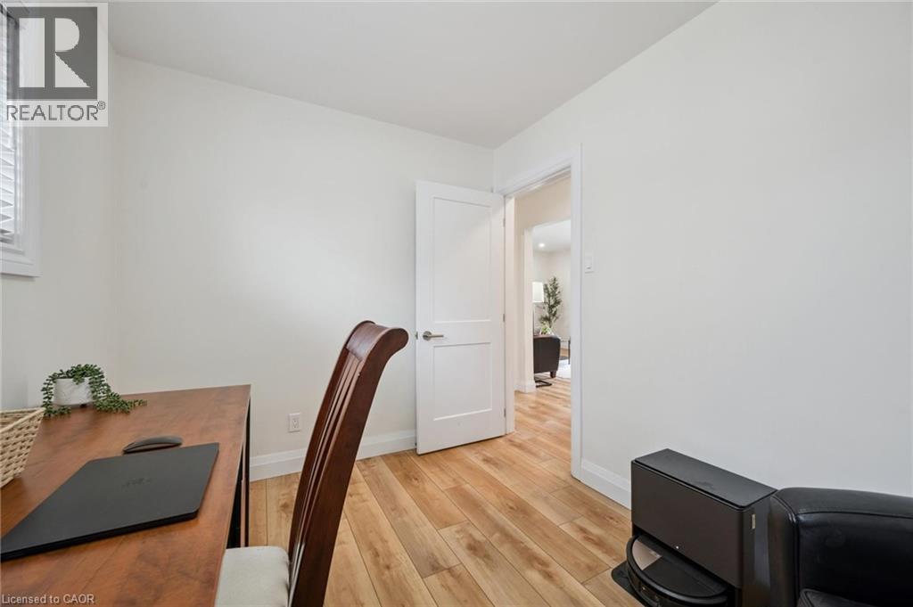 












699 FREDERICK Street

,
Kitchener,




Ontario
N2B2B3

